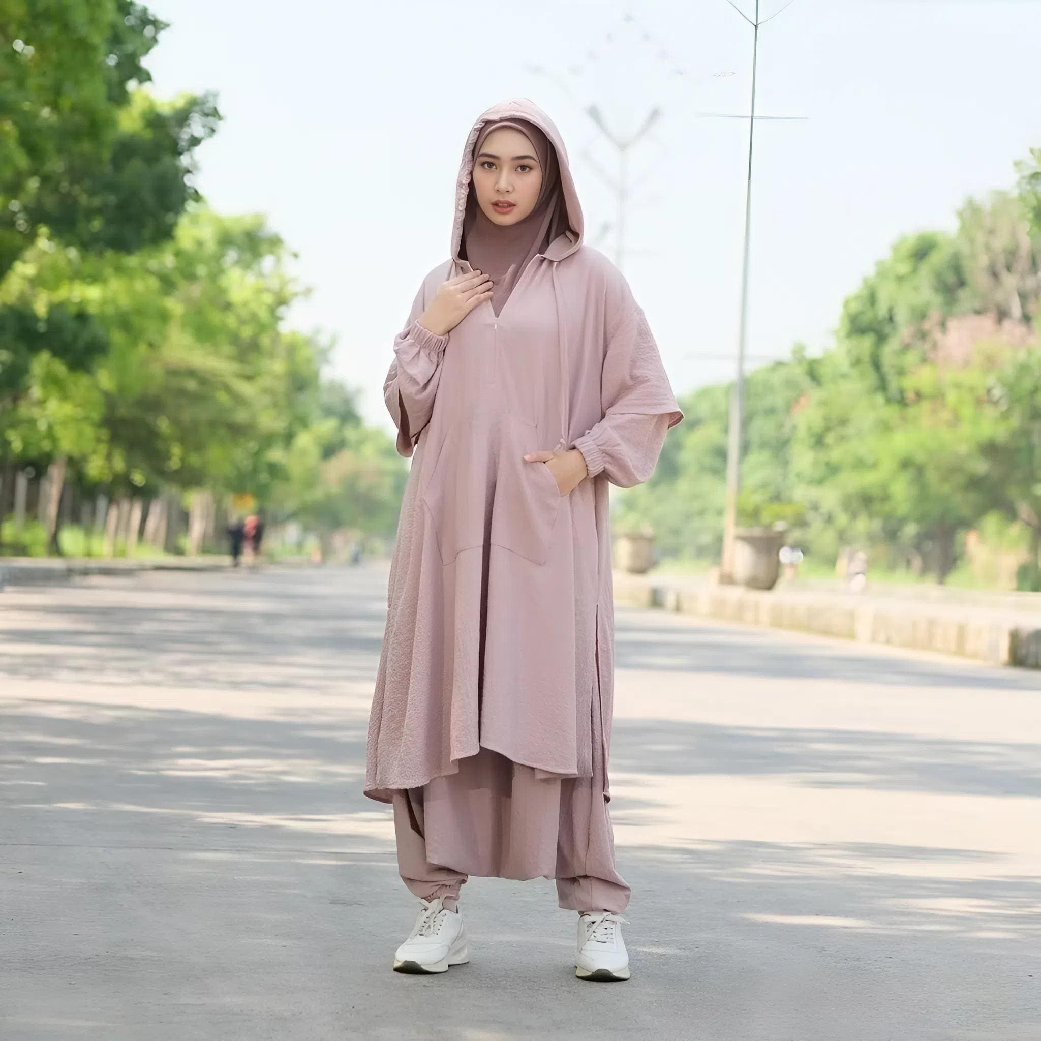 Modest Sportswear Set for Muslim Women Hijab-Friendly Hoodie Tunic Sirwal Pants Bubble Stretch Fabric Wudhu&Nursing Friendly Active Outfit