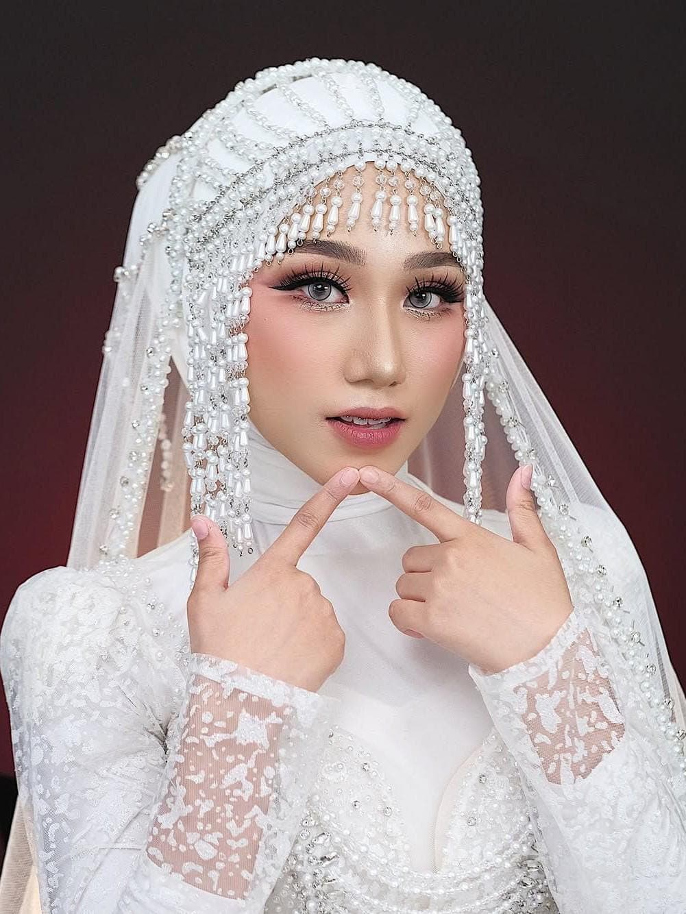 Handmade Pearl Crystal Bridal Headpiece: Elegant Muslim Wedding Hijab - image 5