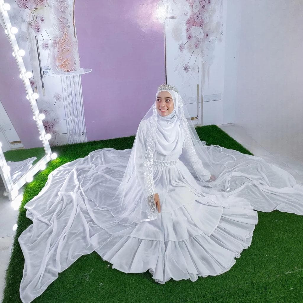 Layered Bridal Modest Dress with Detachable Train