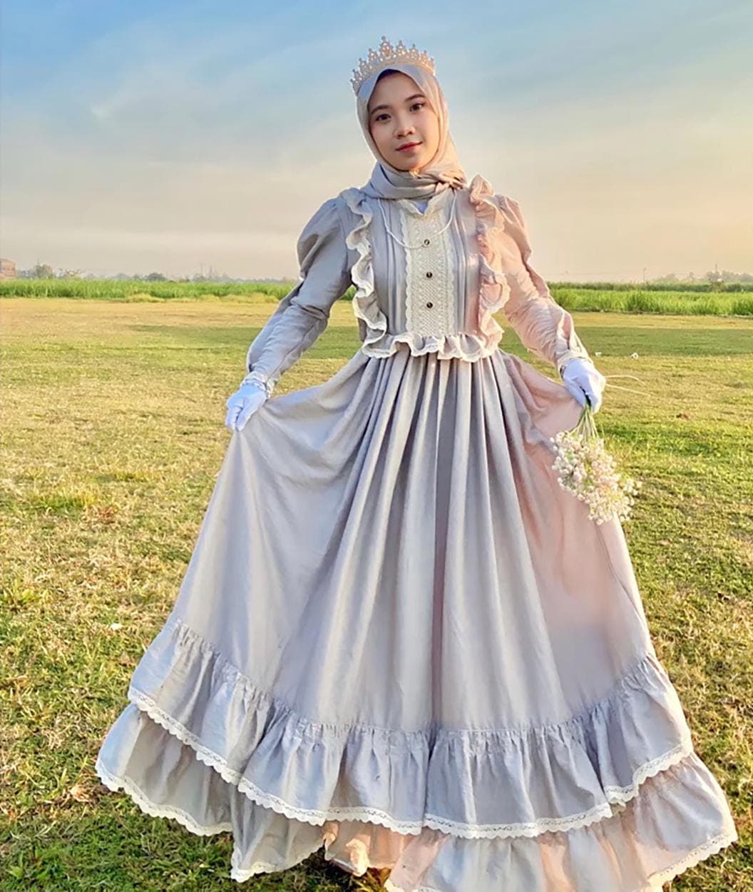 Eleanor Vintage Maxi Dress: Princesscore Polo Linen with Lace