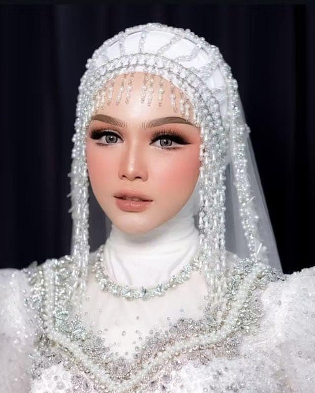 Handmade Pearl Crystal Bridal Headpiece: Elegant Muslim Wedding Hijab - image 3