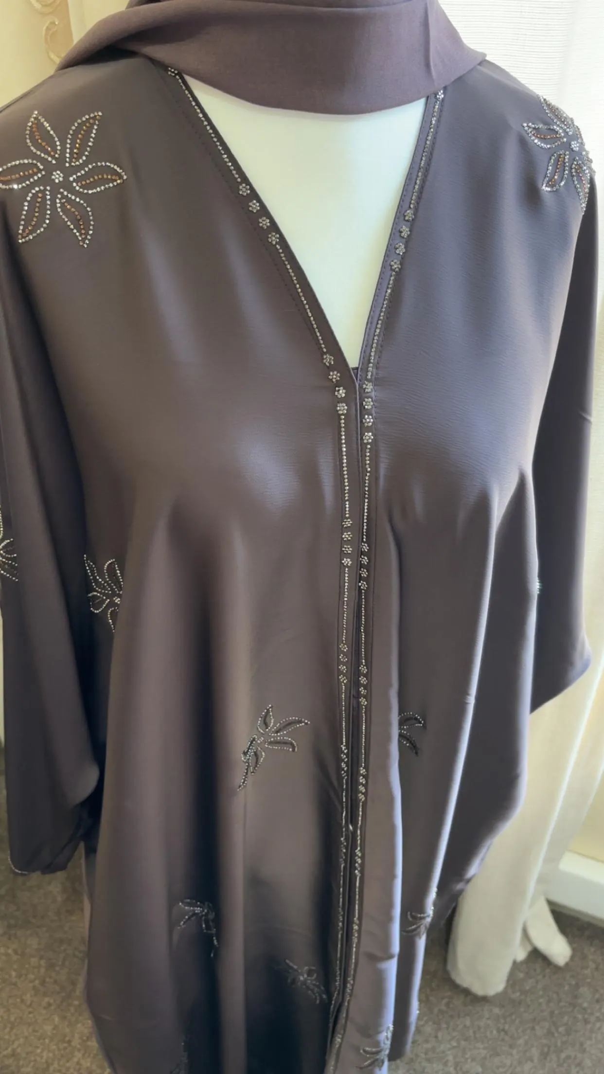 Luxury Mauve Open Front Dubai Abaya with Crystal Embellishments, Button Closure Modest Abaya for Ramadan & Eid, Elegant Muslim Women Abaya - image 4
