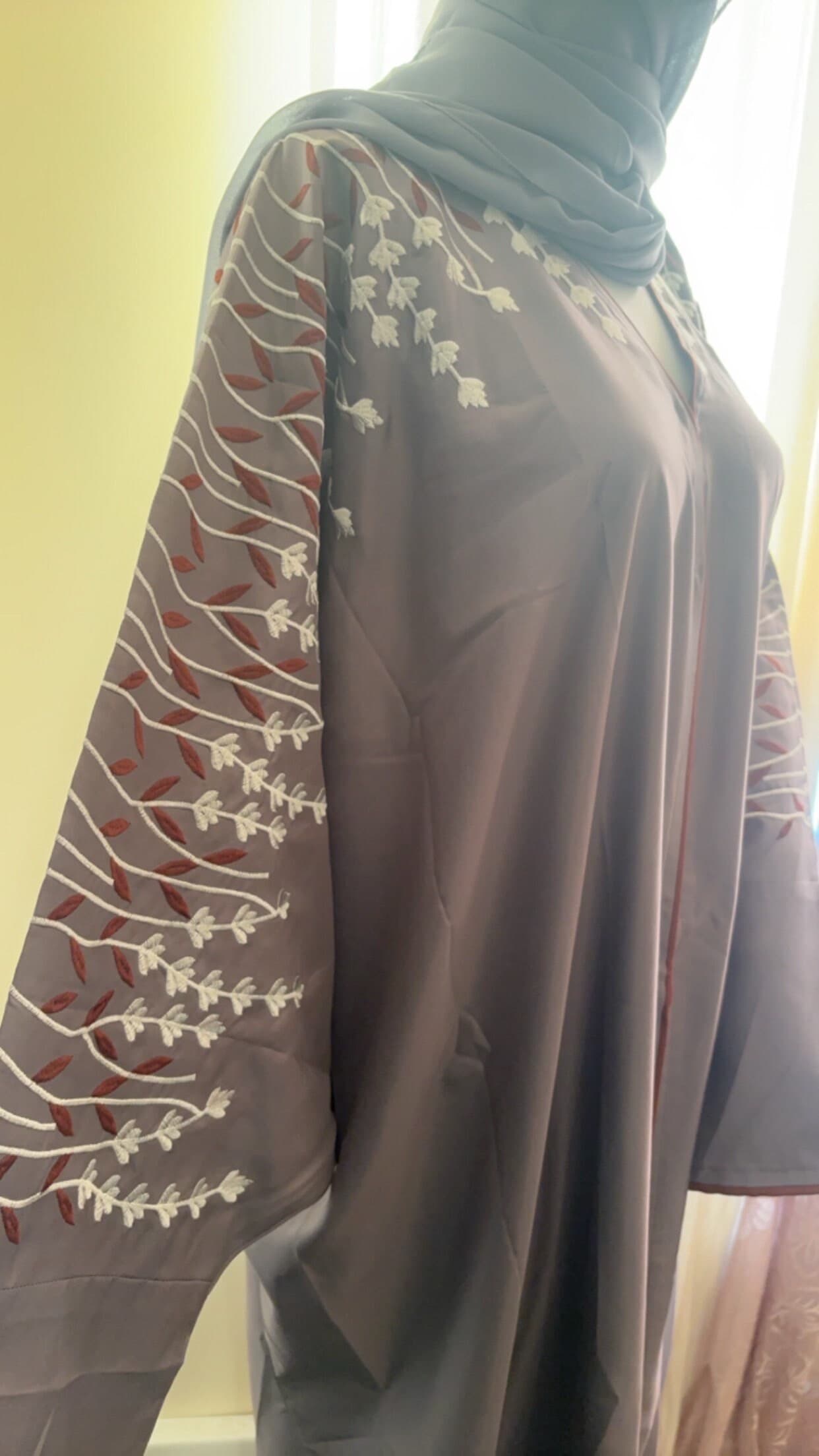 Grey Batwing Abaya with Floral Embroidery, Hijab Included - image 4