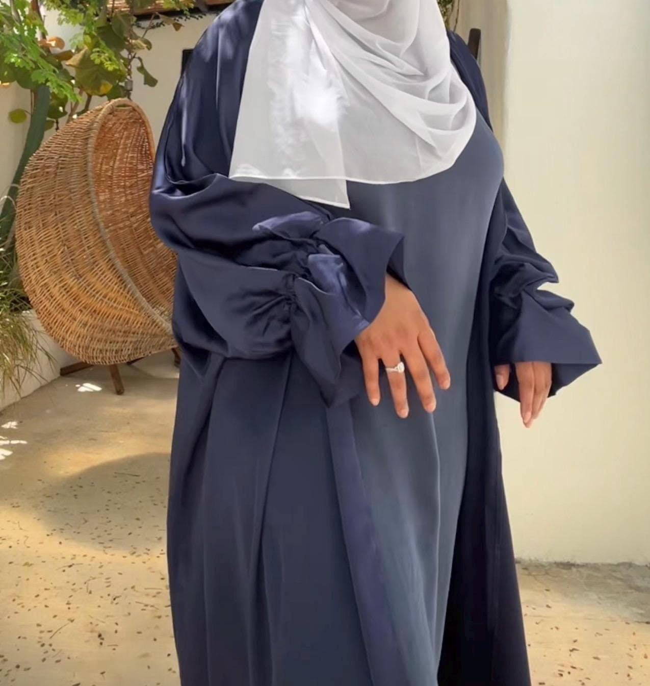 Layla Navy Open Abaya - image 5