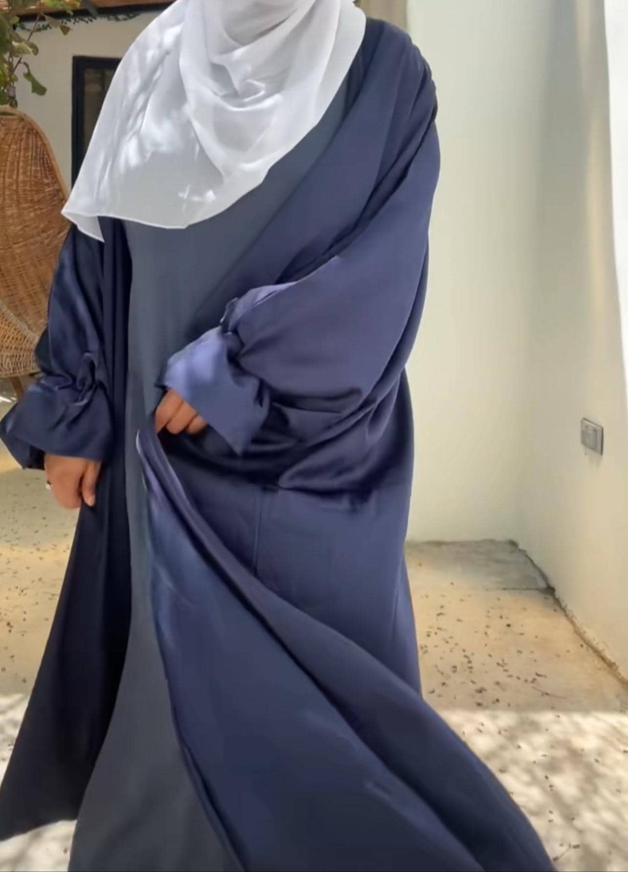 Layla Navy Open Abaya - image 4
