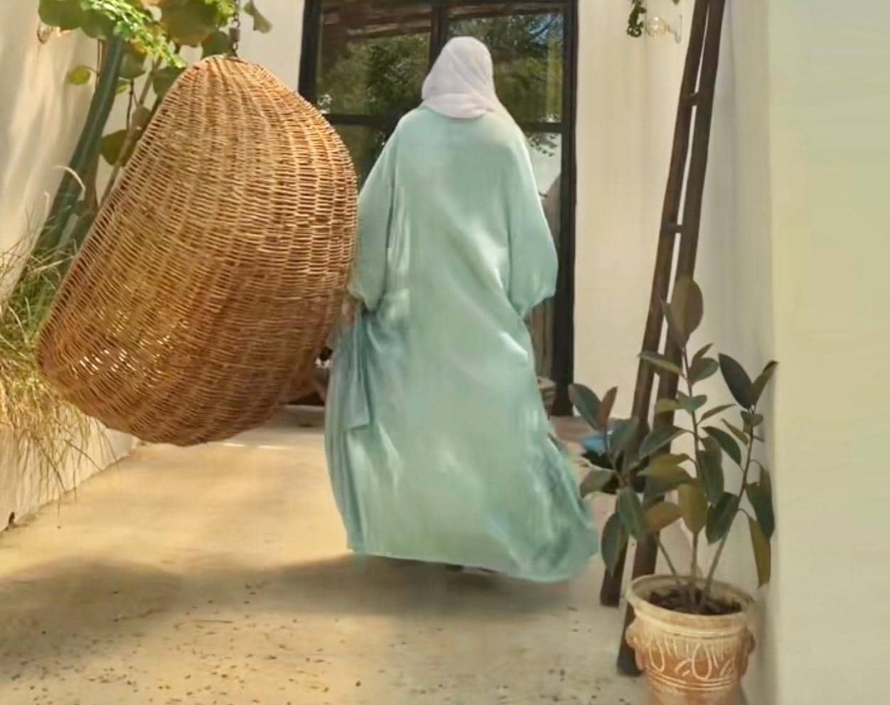 Turquoise Ariella Open Abaya - image 4