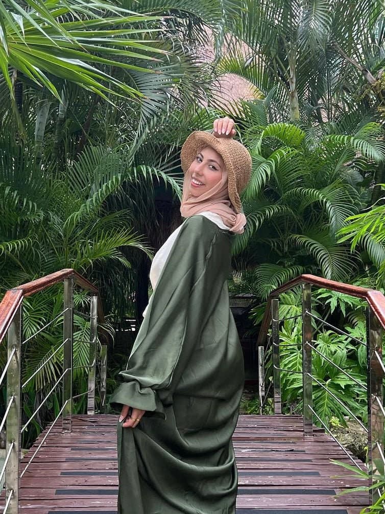 Layla Green Open Abaya - image 4