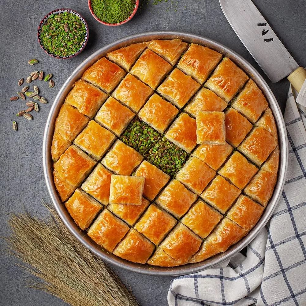 Handmade Turkish Pistachio Baklava Gift Box: Authentic Turkish Dessert, Food Theme Gifts (12-24 Piece)