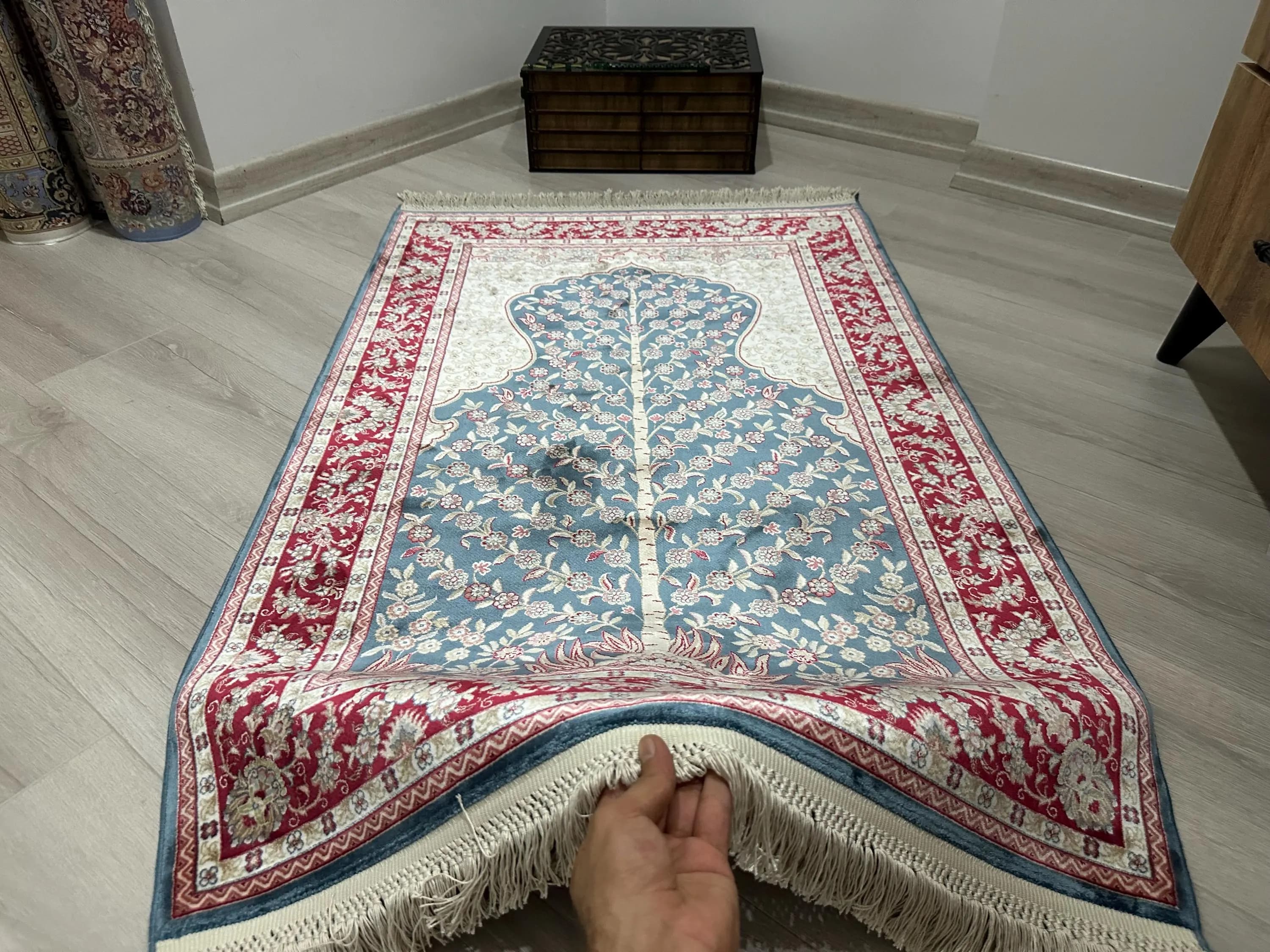 Mıhrab Design Prayer Mat Rug, 3x4 Ft Bamboo Silk Sajjadah Carpet, Prayer Rug For Mıslim Islamic Home Decor, Unique Prayer Rug,Turkish Carpet - image 4