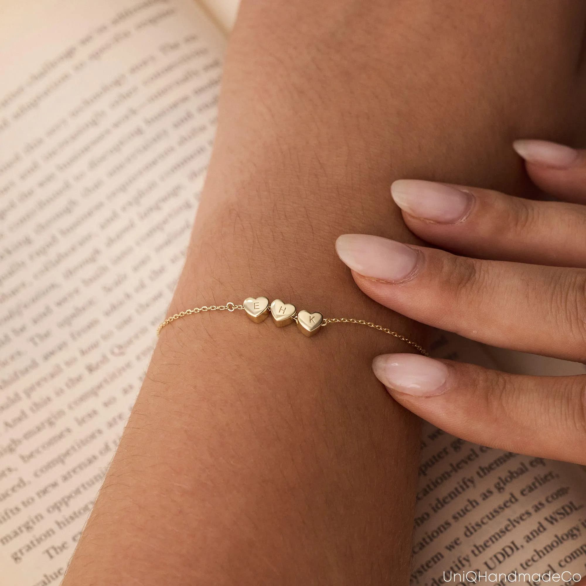 Personalised Initial Heart Bracelet, Tiny 3D Heart Charm Bracelet, Family Bracelet for Mum, Letter Bracelet, Kids Bracelet, Christmas Gift