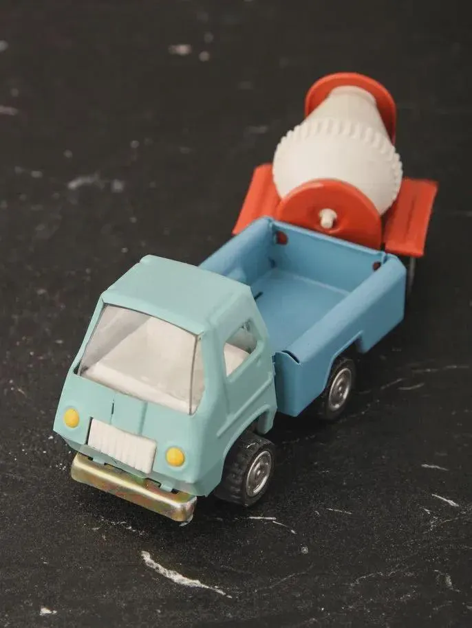 Vintage Soviet Metal Cement Mixer Truck with Trailer ā USSR Diecast Toy, Retro Collectible Construction Vehicle 1980 - image 3