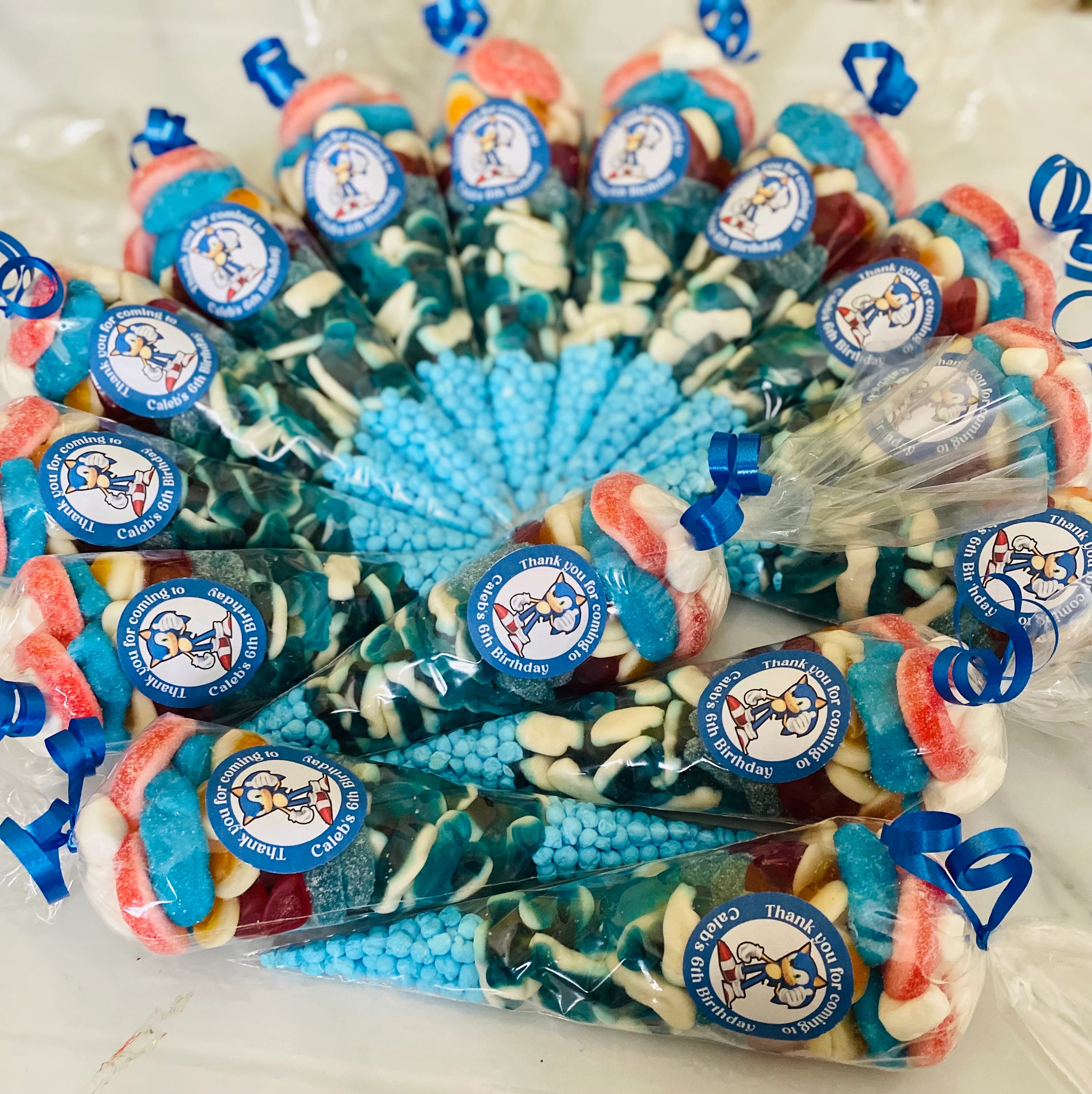 Sonic themed sweetcones-sonic themed birthday favours-halal sweet cones- personalised stickers- any colour any theme-birthday party