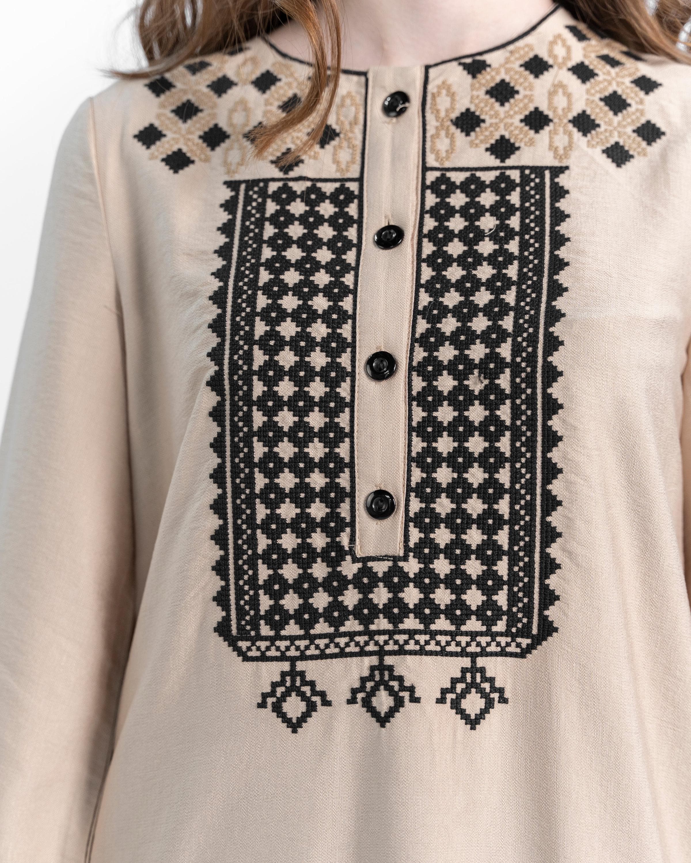 Artisanal Embroidered Sirwal Kameez – Two-Piece Set - image 5