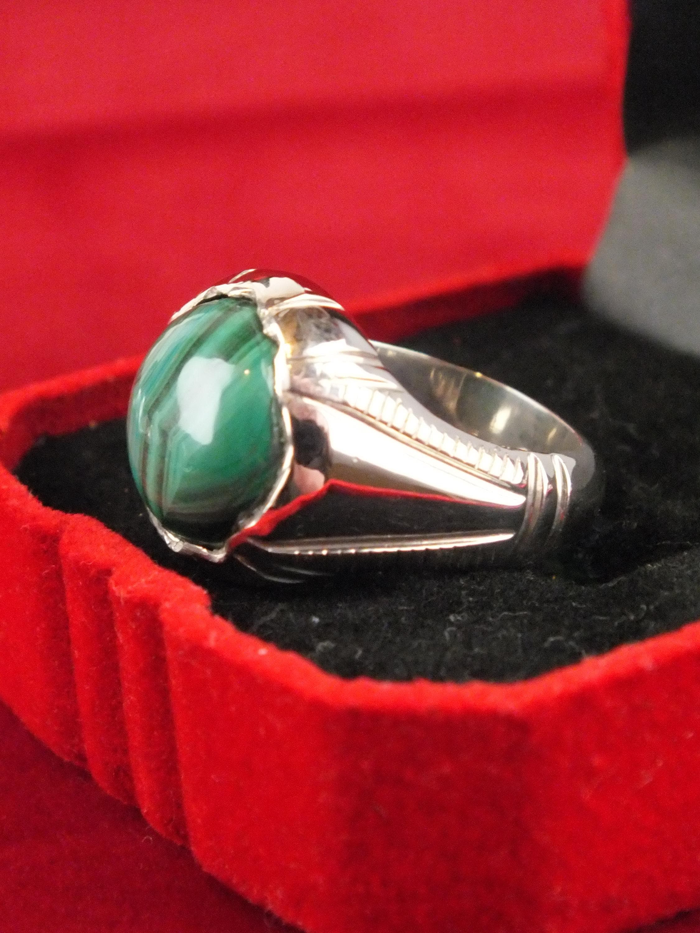 Beautiful hand made 970 silver high quality natural high quality Malachite ring size 8