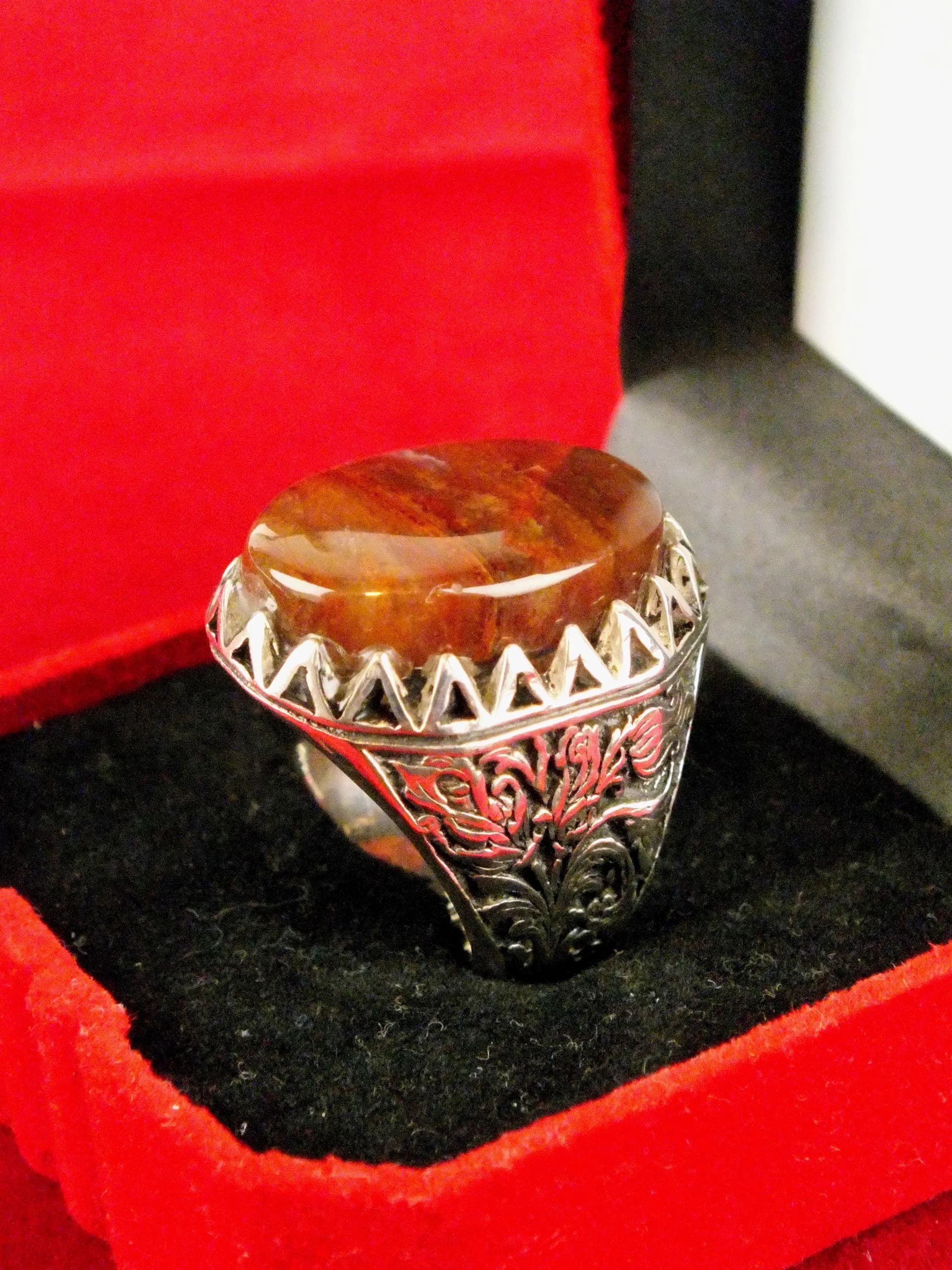 Handmade Yemeni Agate Ring, 999 Sterling Silver, Size 9 - image 4