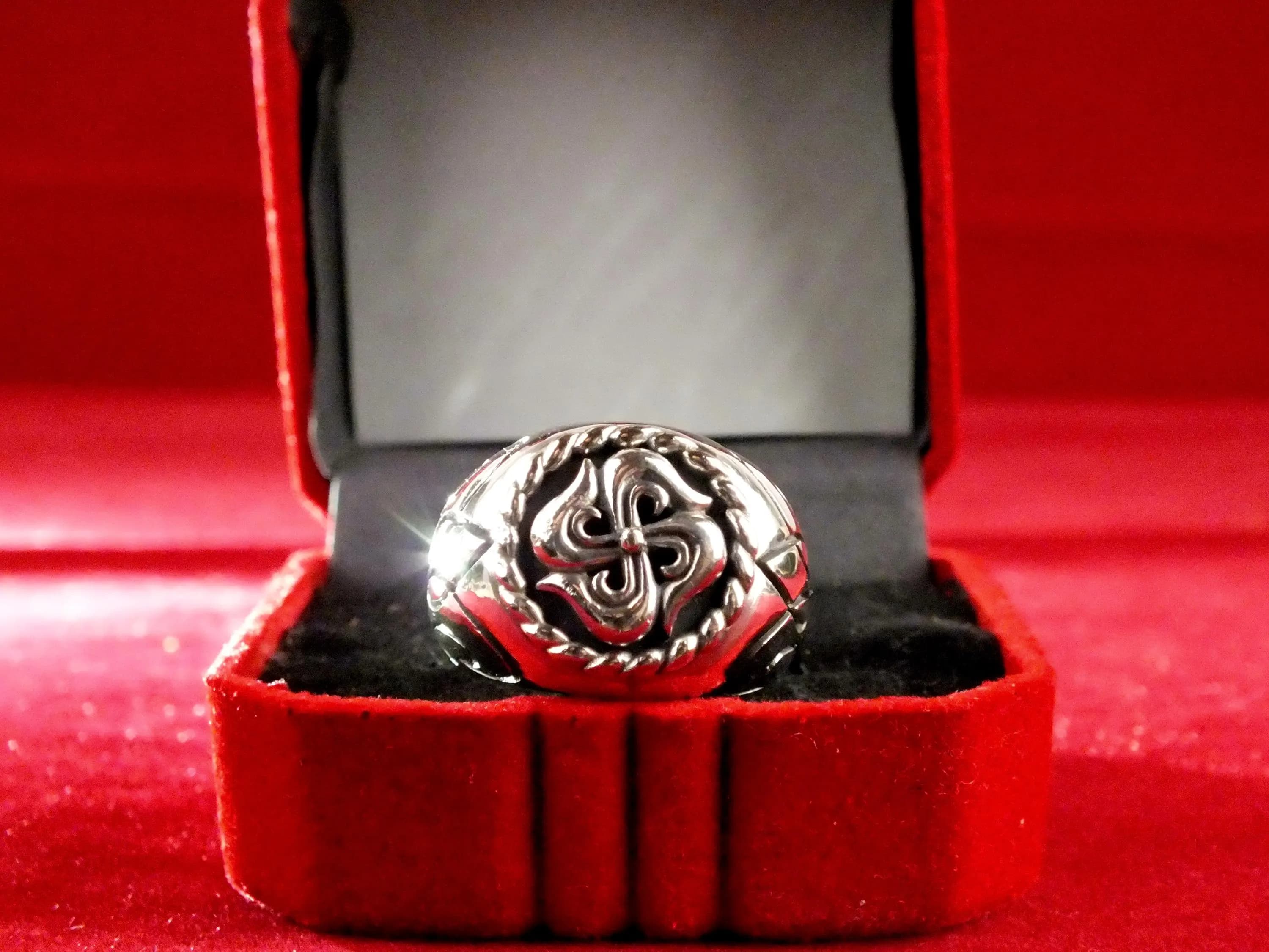 Beautiful hand made 925 sterling silver ring size 9 - image 5