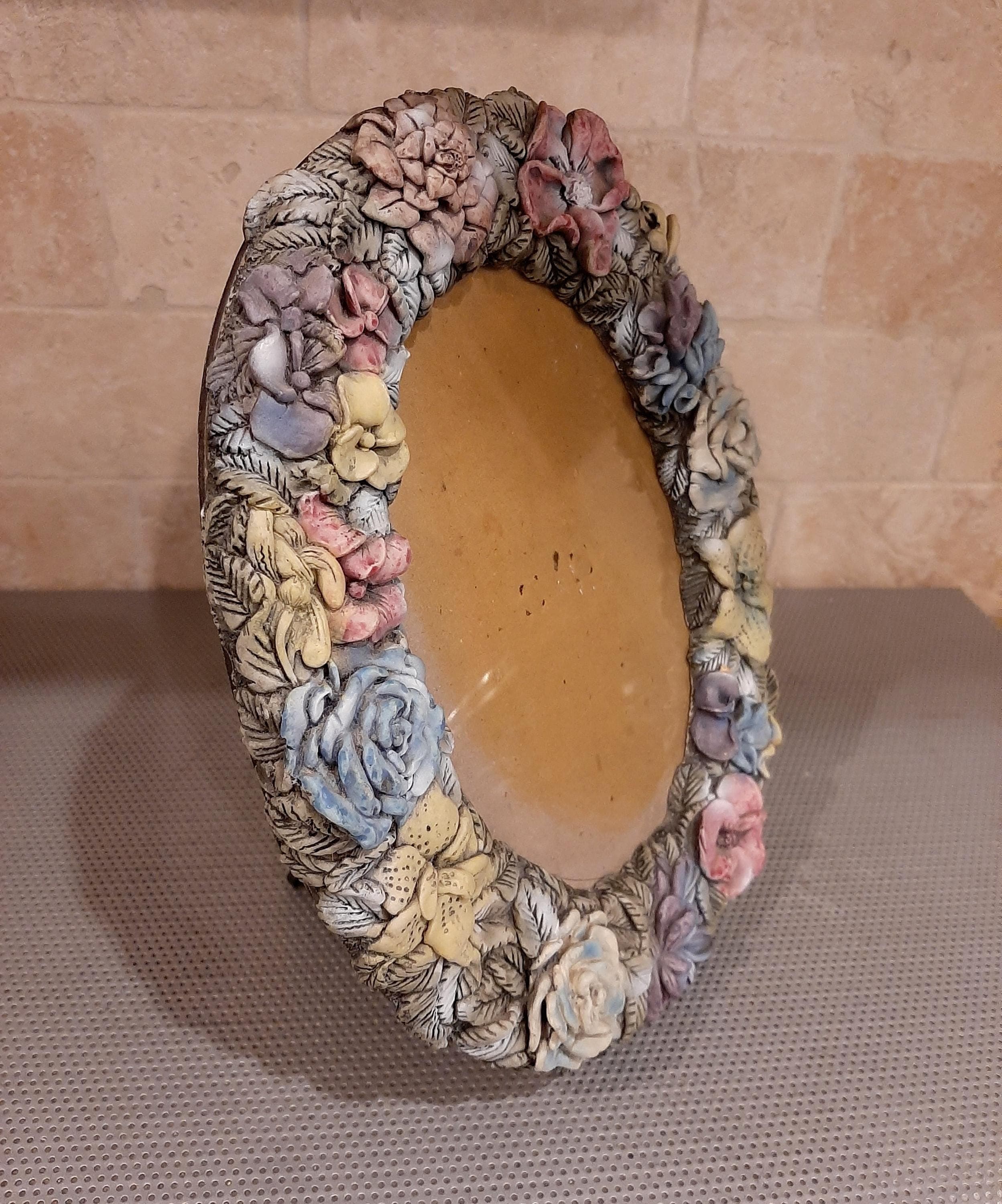 Photo Frame -  5x7 Oval Vintage Ornate Floral Resin Easel Tabletop Vertical Display Taiwan - image 3