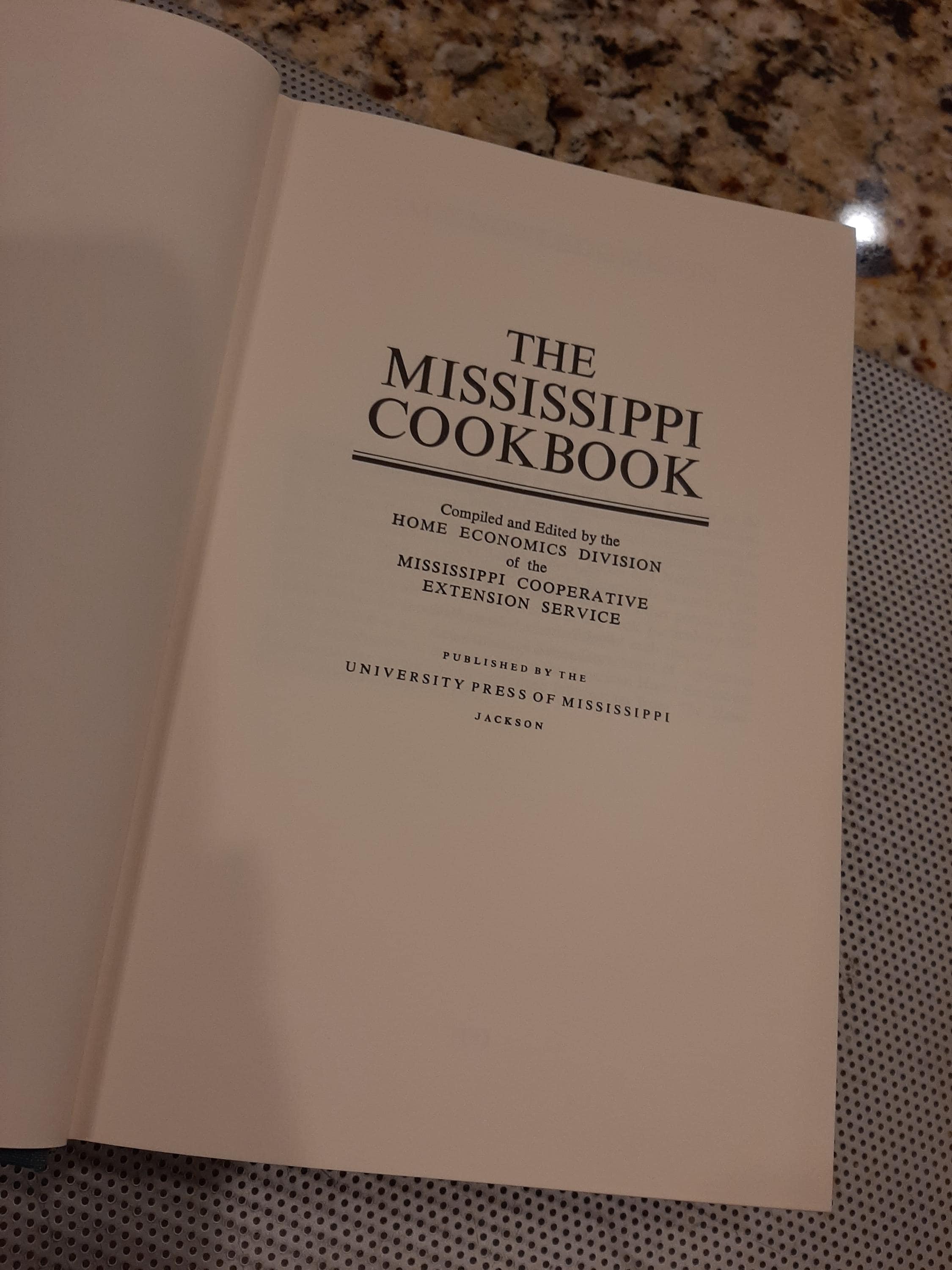 The Mississippi Cookbook by the Home Economics Division of the Mississippi Cooperative Extension Service, 3rd Printing 1974 - image 5
