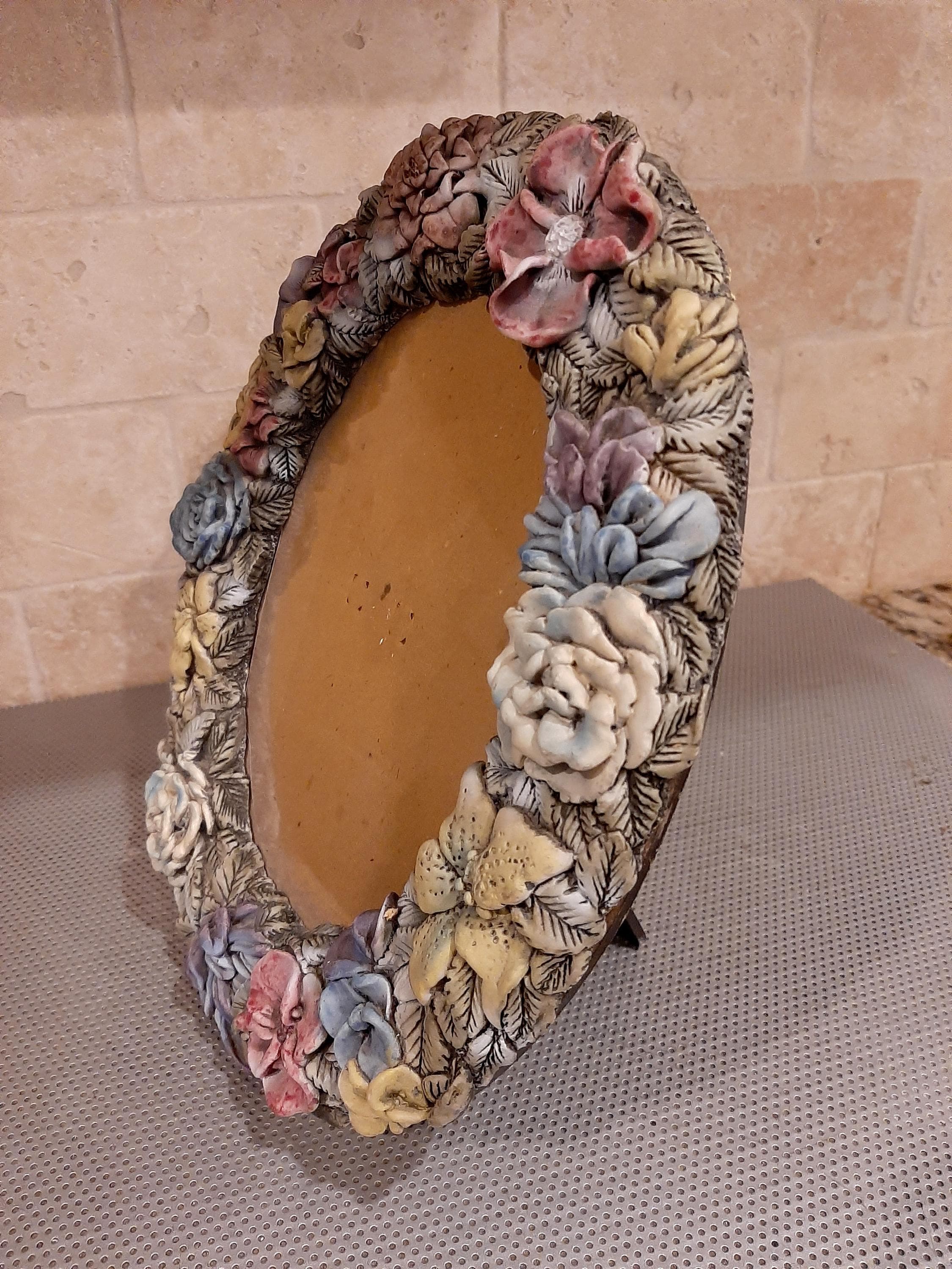 Photo Frame -  5x7 Oval Vintage Ornate Floral Resin Easel Tabletop Vertical Display Taiwan - image 5