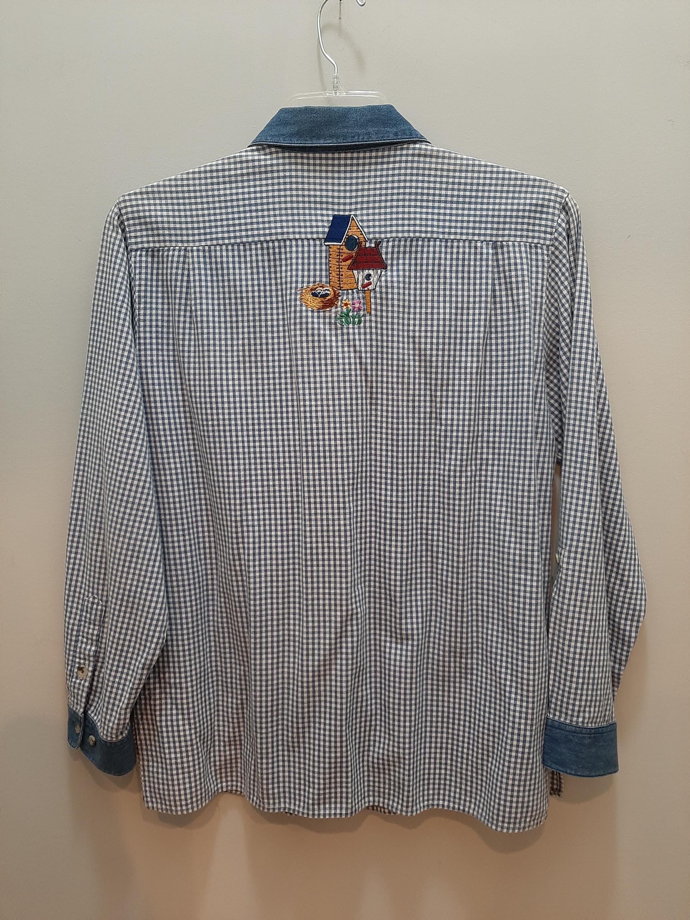 The Quacker Factory Women’s Vintage Gingham Cotton Denim Embroidered Blouse Size L Birdhouses Bird Lover - image 2