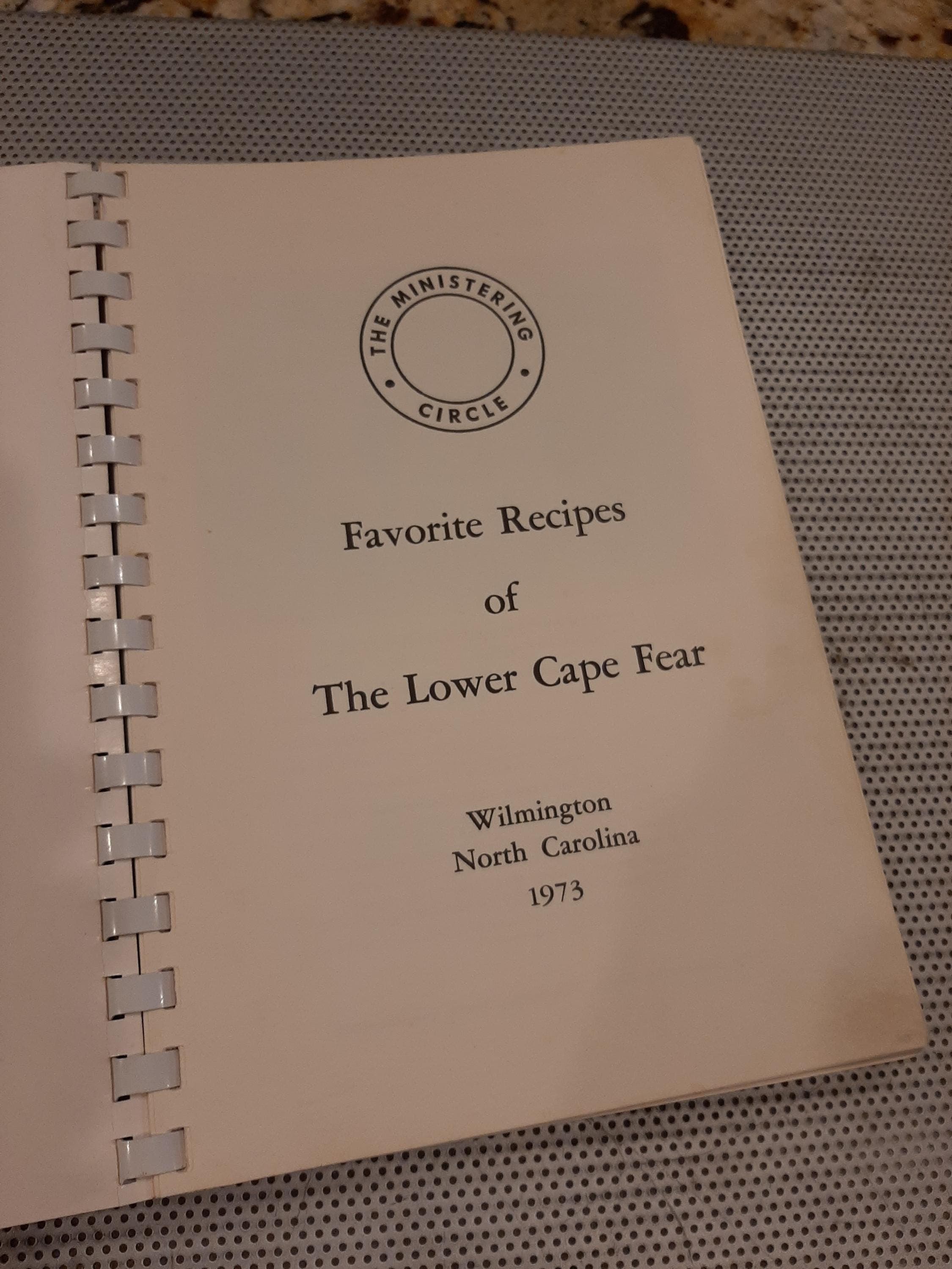 Favorite Recipes of the Lower Cape Fear Ministering Circle Wilmington North Carolina Cookbook Vintage 1978 - image 4