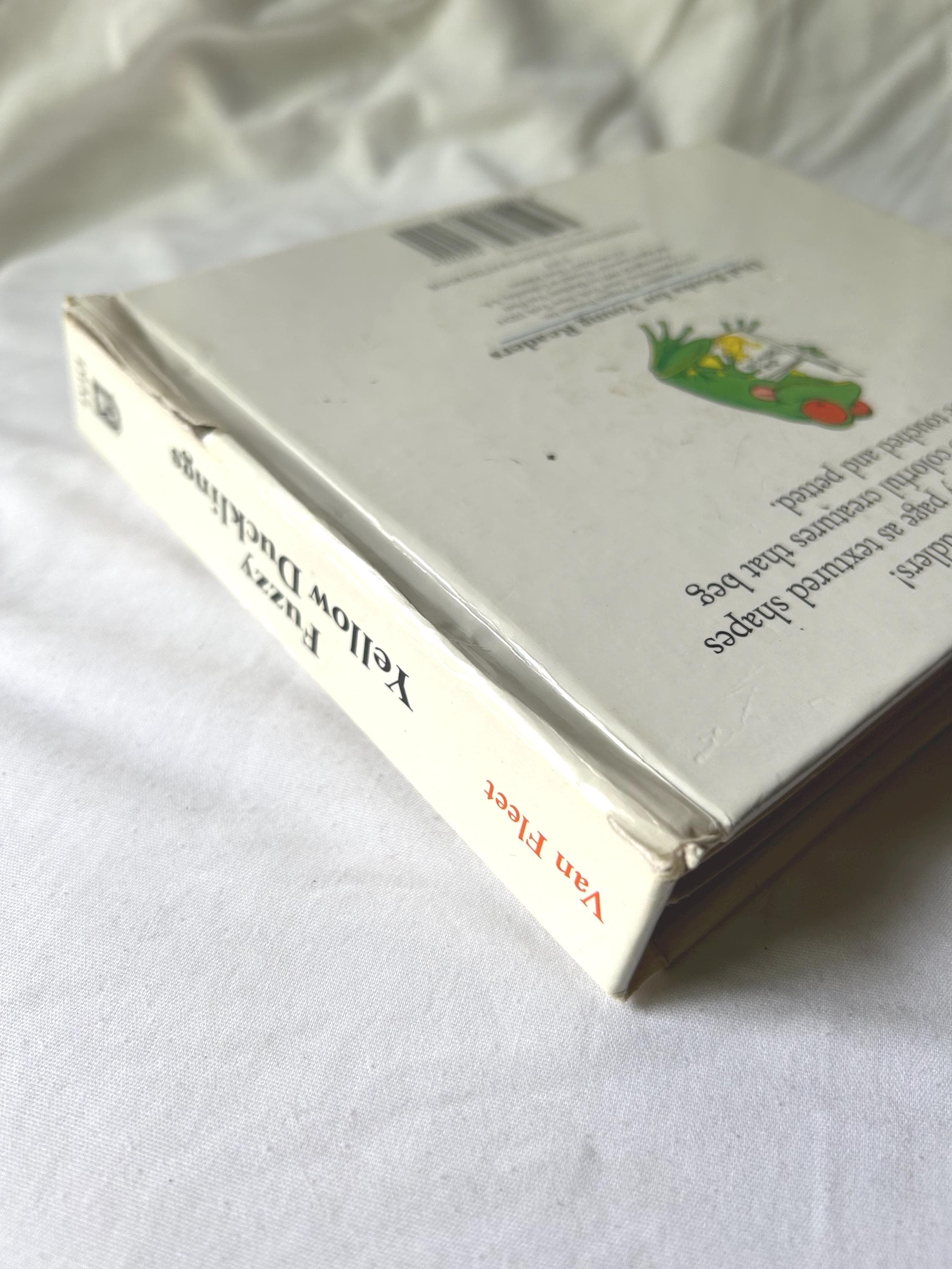 Vintage Children's Book Hardcover - Fuzzy Yellow Ducklings by Matthew Van Fleet learn to feel textures in this book GOOD CONDITION