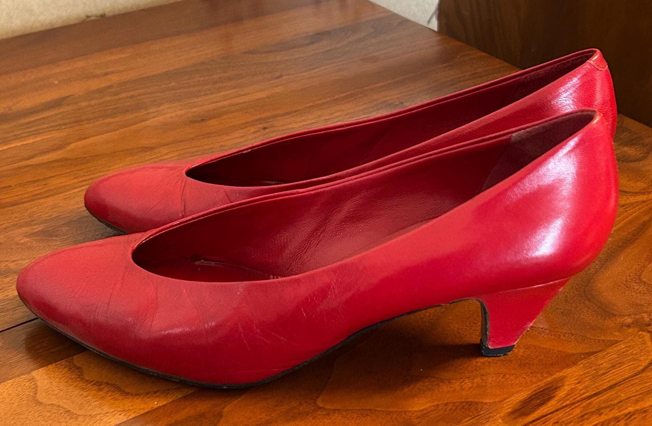 Vintage Nickels Leather Pumps Size 8 1/2 B - Red Heels Made in Italy
