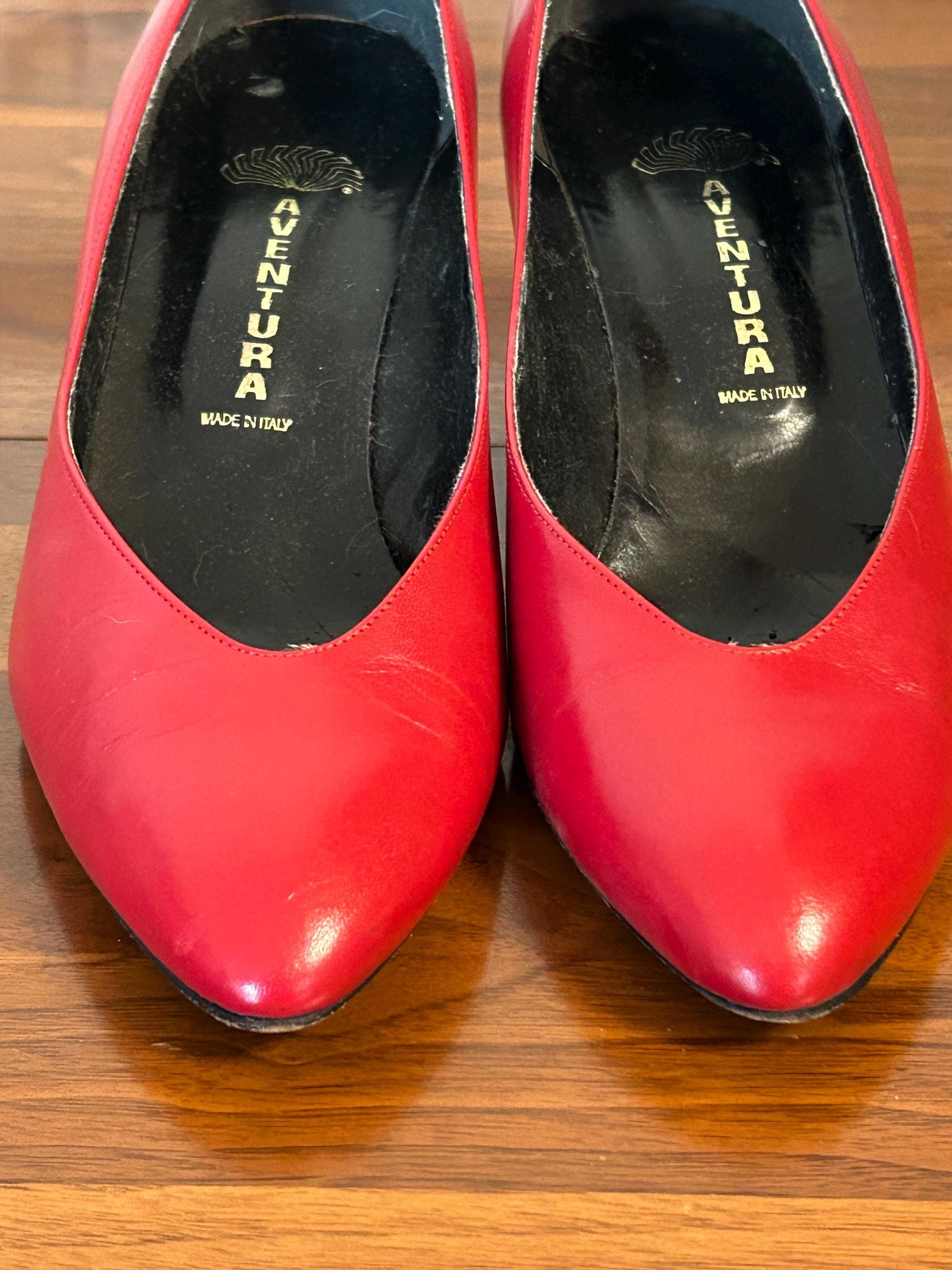 Vintage Ladies Aventura Red Leather Pumps Size 8.5M - Heels Made in Italy