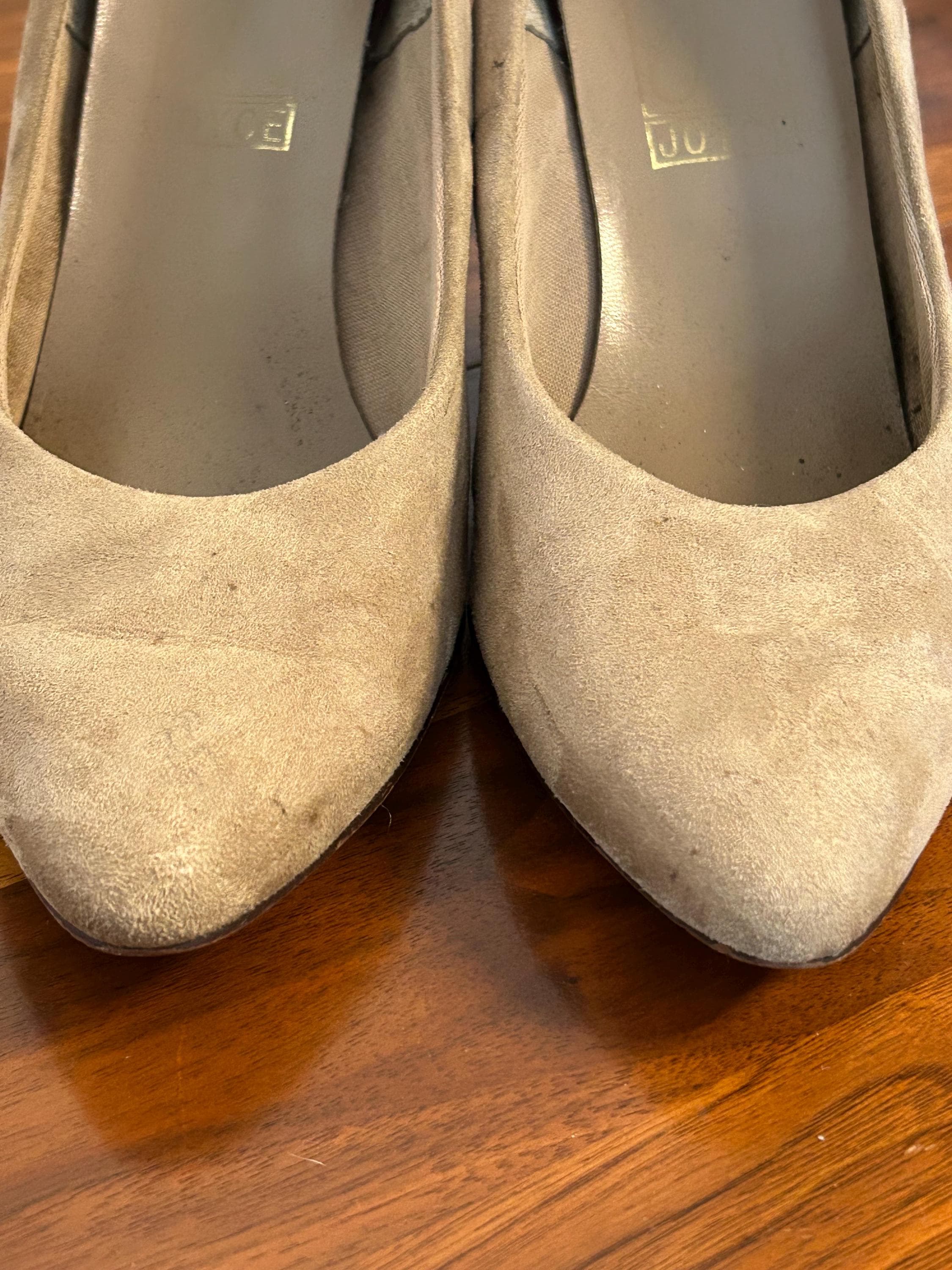 Vintage Suede Pumps Size 8 1/2 - Neutral Tan Classic Heels Dress Shoes