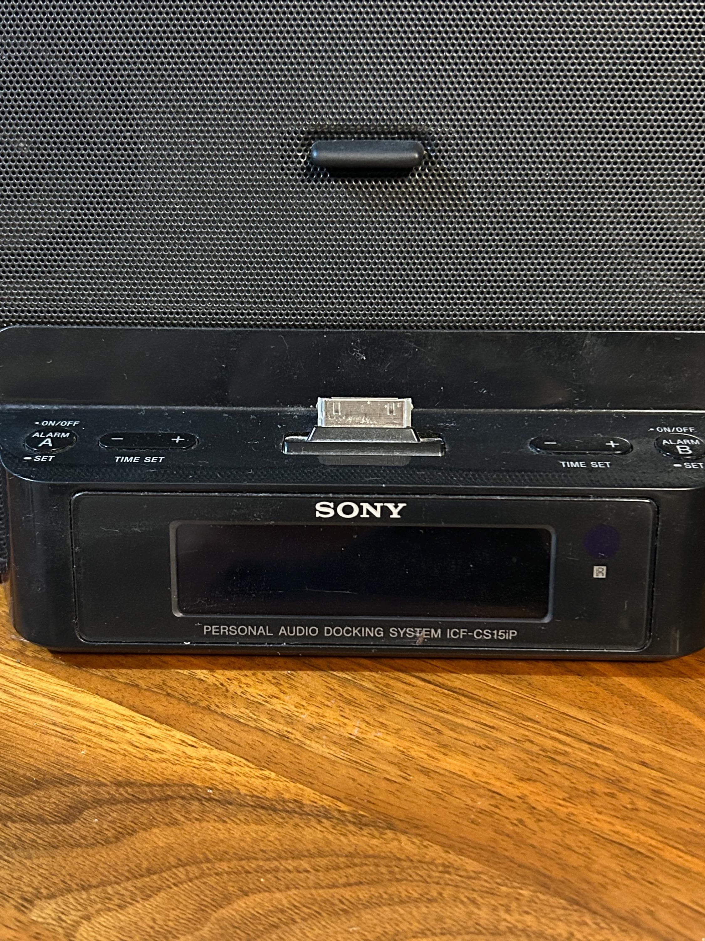 Vintage Sony Dream Machine iPhone Dock Clock Radio ICF-CS15iP Alarm Speaker