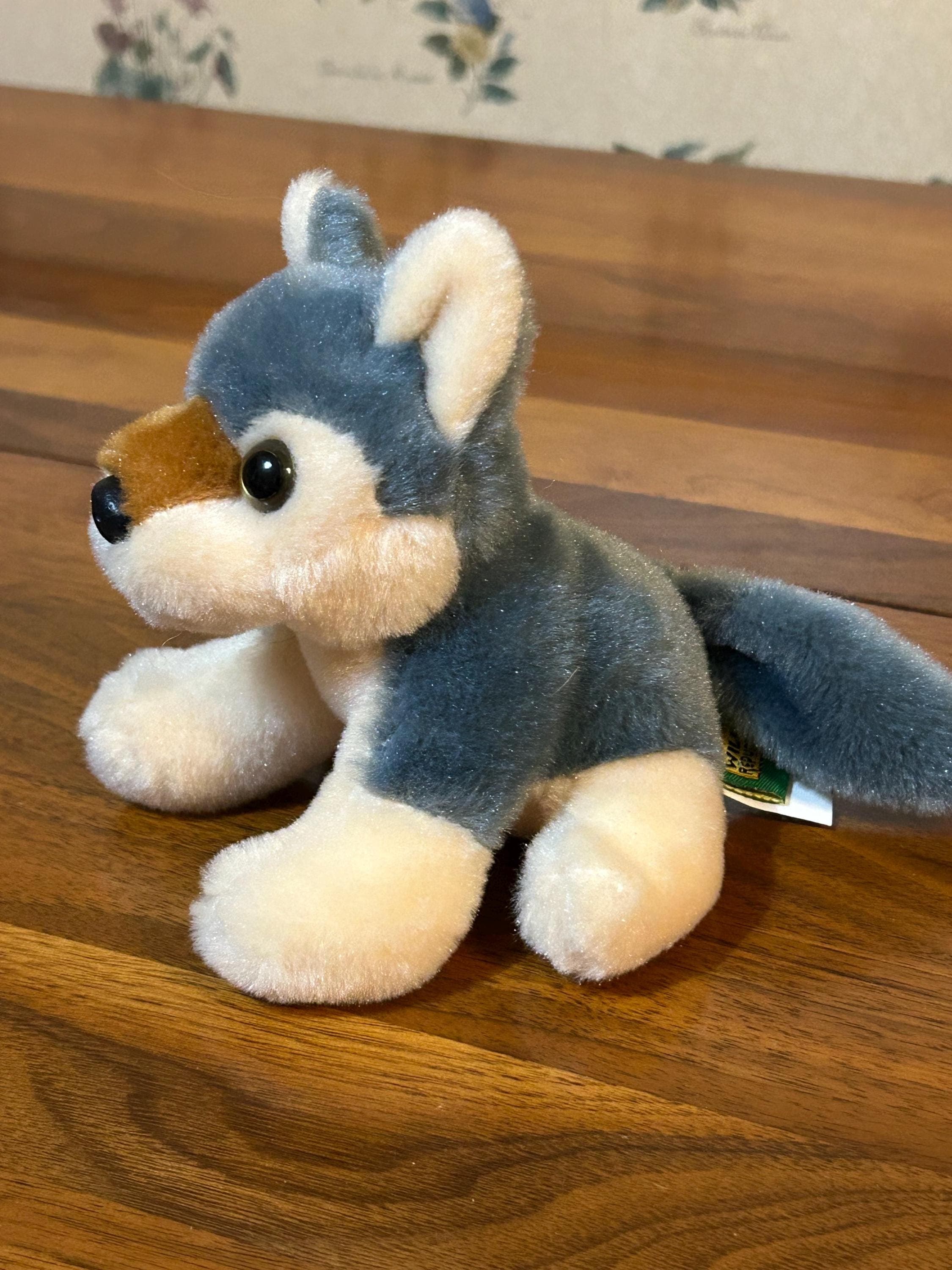 Vintage Wild Republic Pocketkins Eco Wolf 7"- Plush Animal