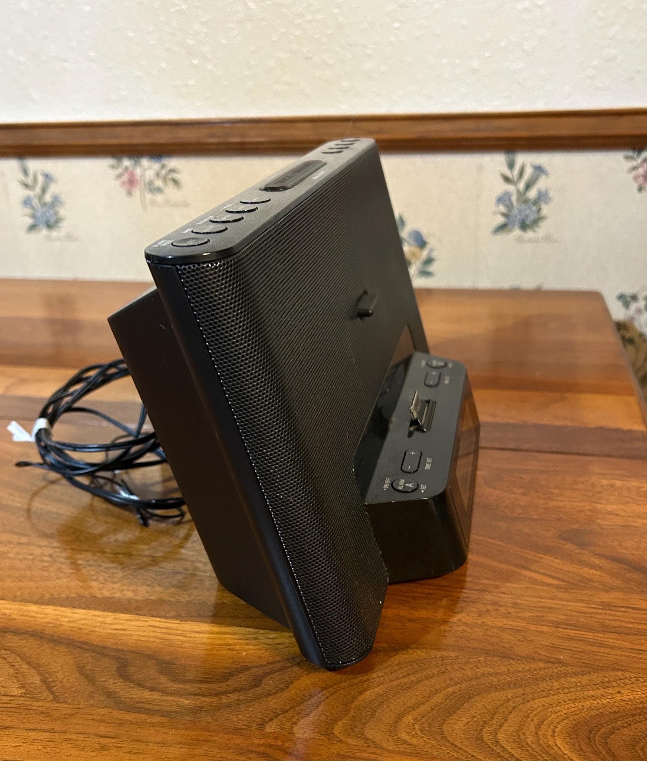 Vintage Sony Dream Machine, iPhone Dock, Clock Radio ICF-CS15iP Alarm Speaker