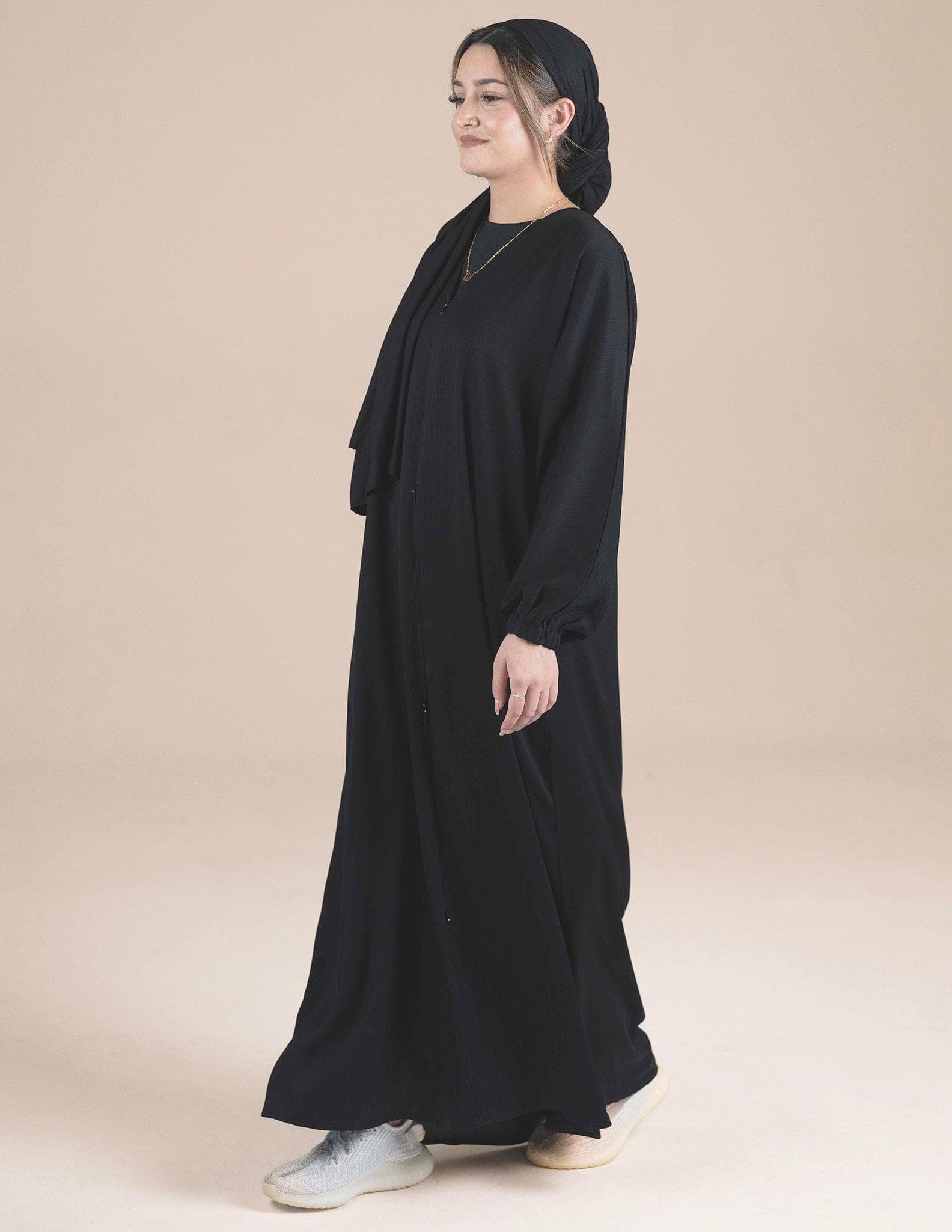 Essential Closed Black Cuffed Abaya - image 3