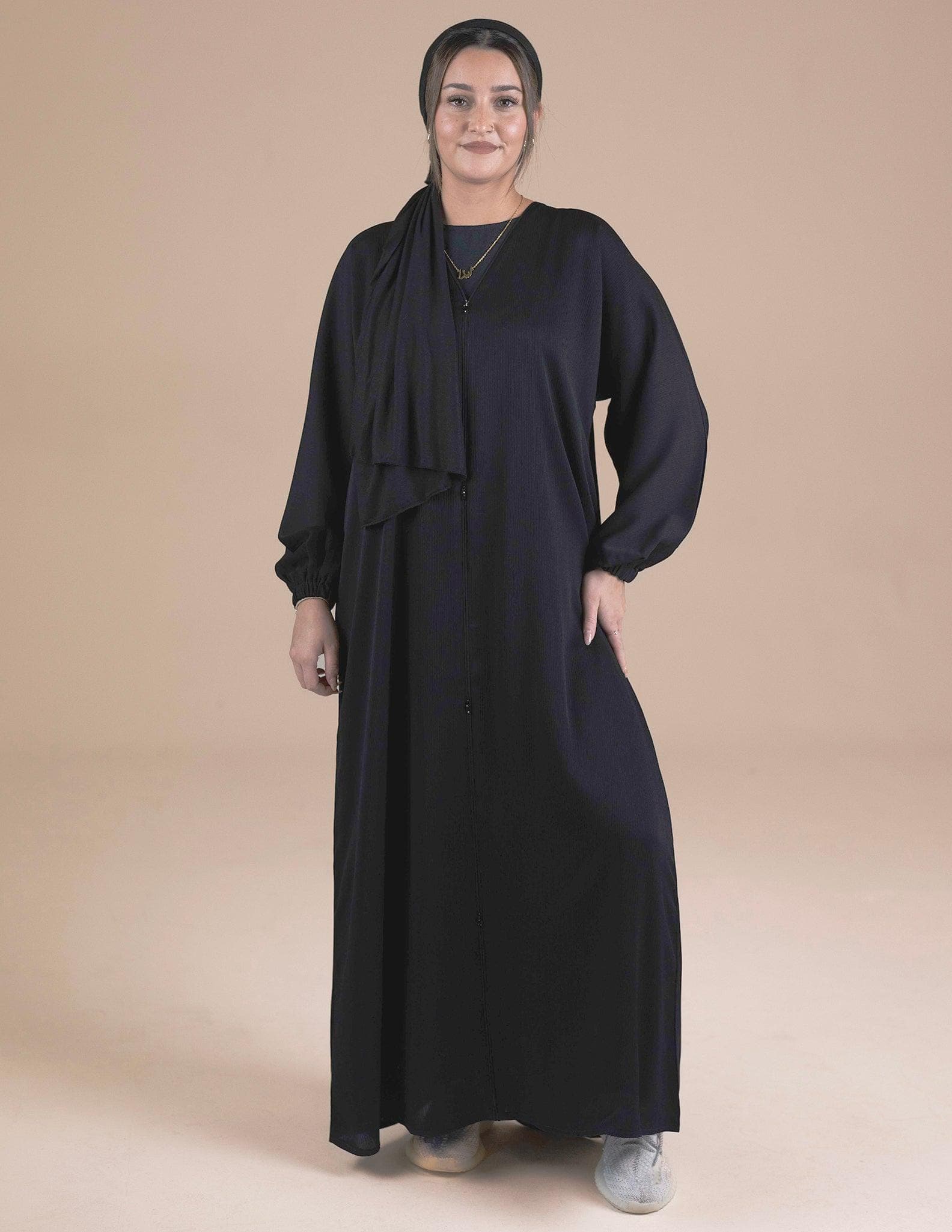 Essential Closed Black Cuffed Abaya