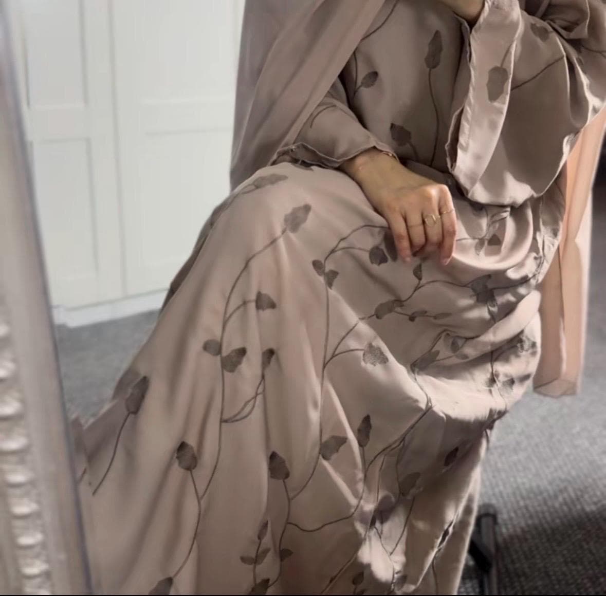 Embroidered Nidha Abaya: Prayer Dress with Scarf Umrah Hajj - image 3