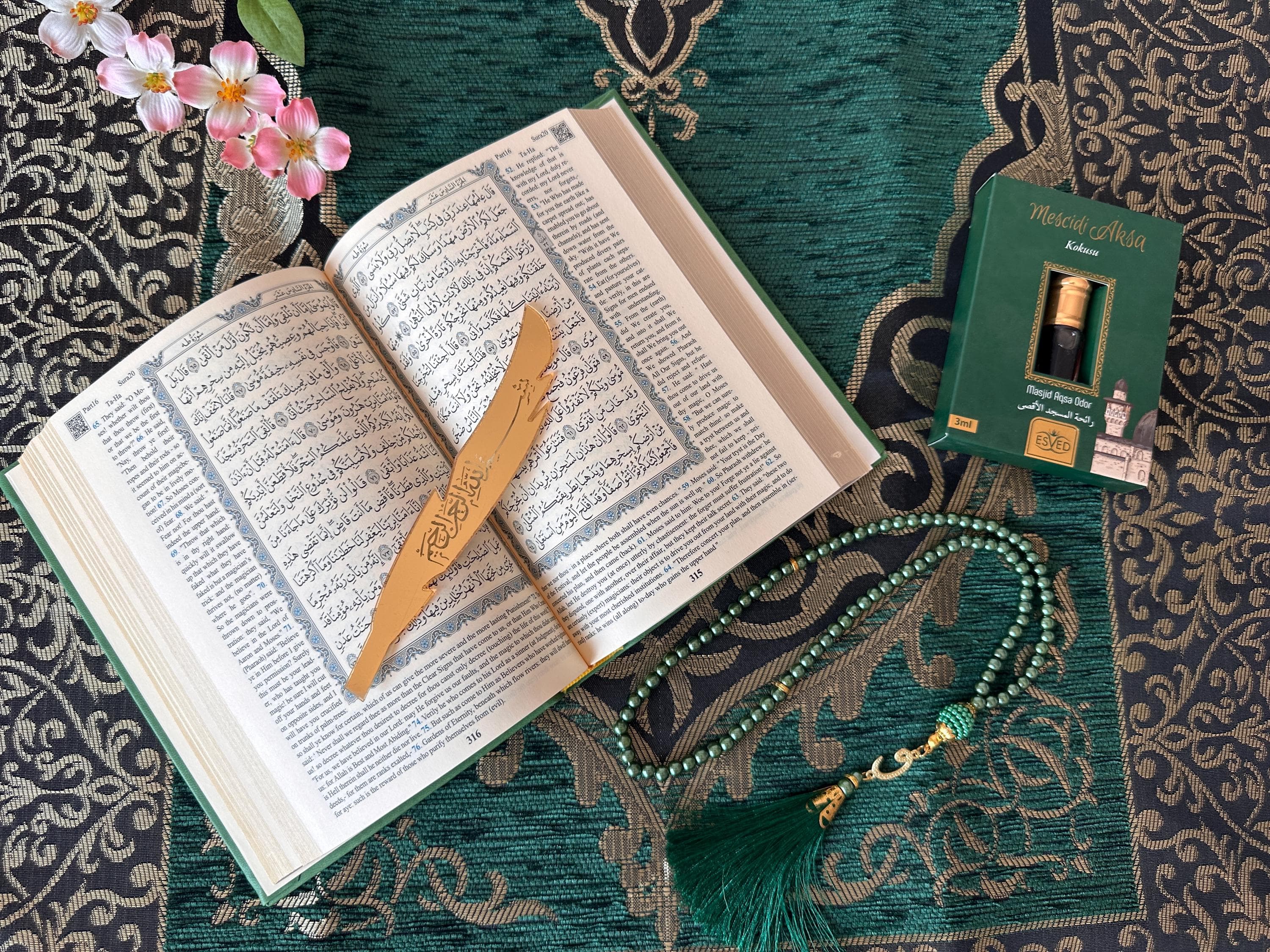 Personalized English Translated Quran Set Muslim Gift Ramadan Gift Islamic Gift, Eid, English Prayer Rug Beads Thermo Leather Cover Green - image 5