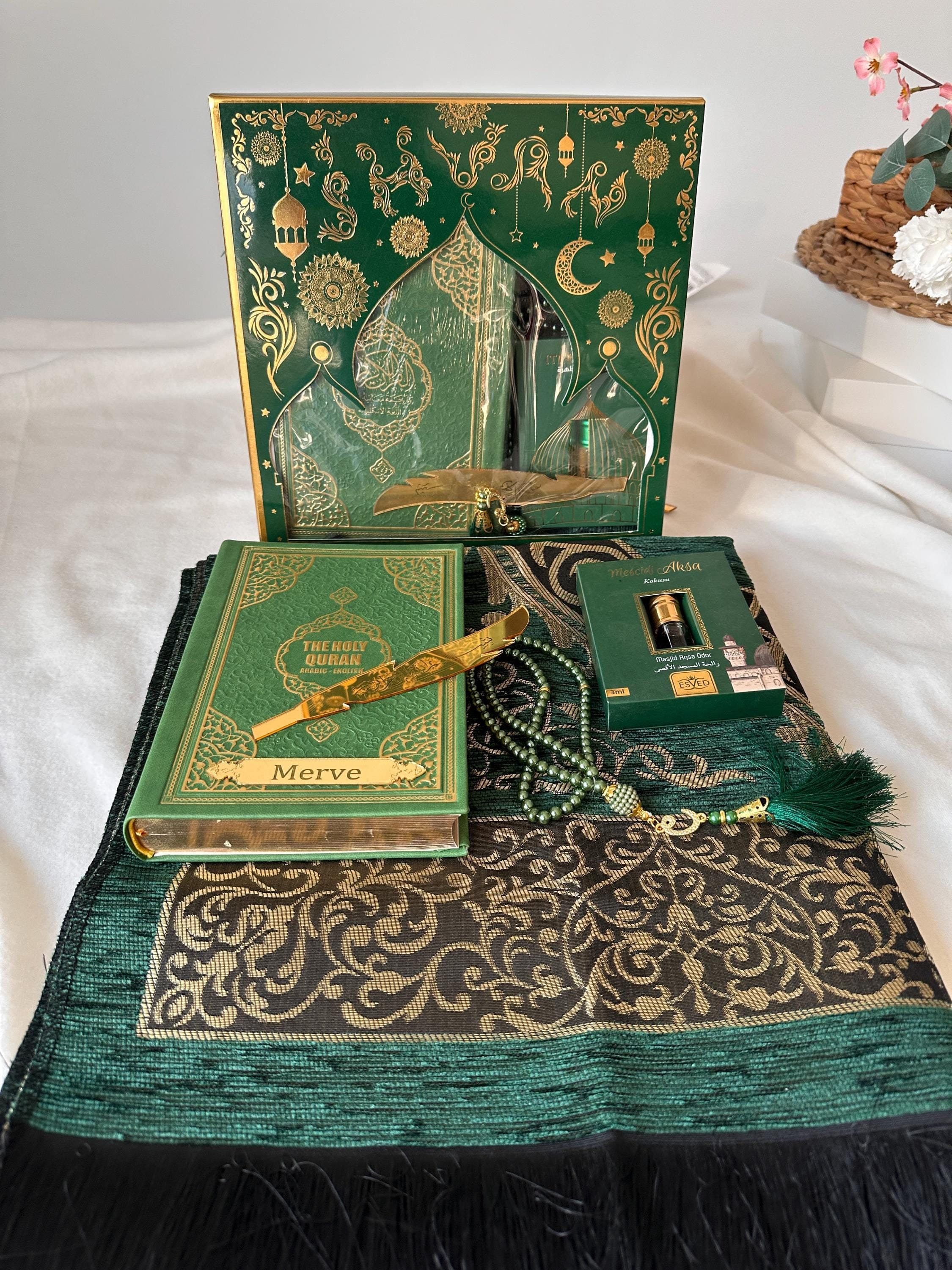 Personalized English Translated Quran Set Muslim Gift Ramadan Gift Islamic Gift, Eid, English Prayer Rug Beads Thermo Leather Cover Green
