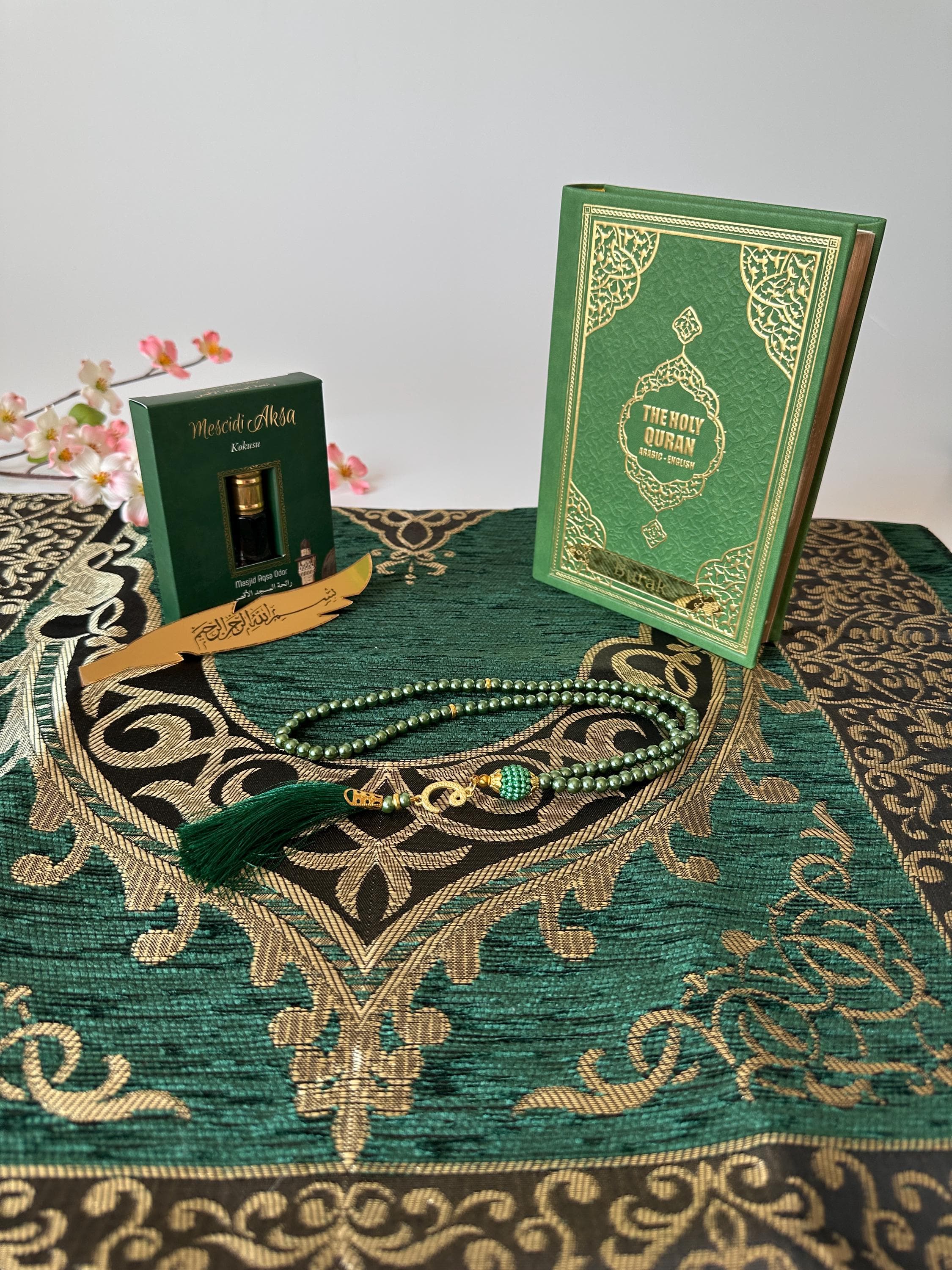 Personalized English Translated Quran Set Muslim Gift Ramadan Gift Islamic Gift, Eid, English Prayer Rug Beads Thermo Leather Cover Green - image 4