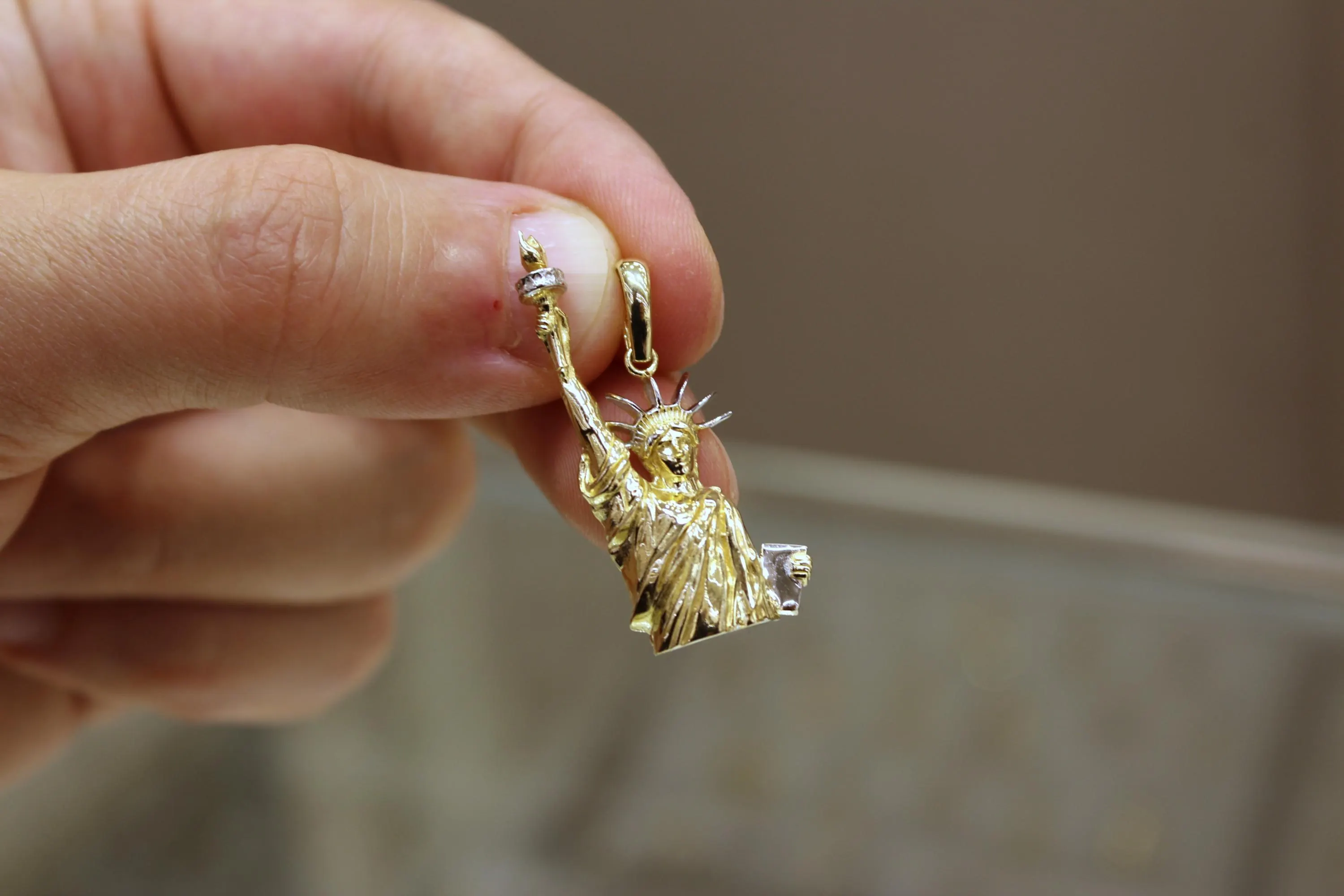 14K Gold Statue Of Liberty Pendant, 14K USA New York Necklace, Liberty Pendant Gold, New York Symbol Necklace, Freedom Symbol, Gift for Her