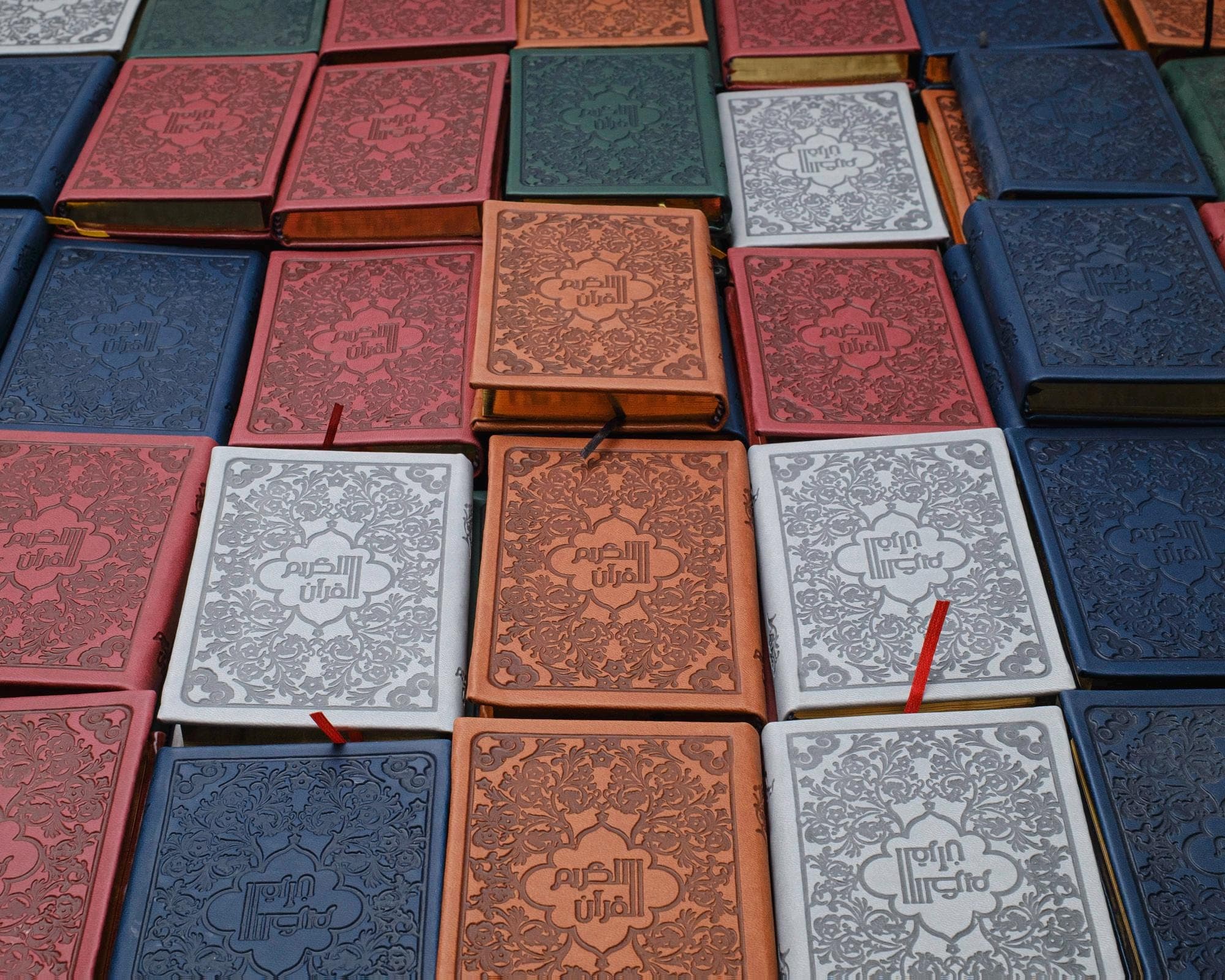Pocket-Size Travel Qur’an – Arabic Uthmani Script | Leather-Feel Embossed Cover (8x12cm) - image 4
