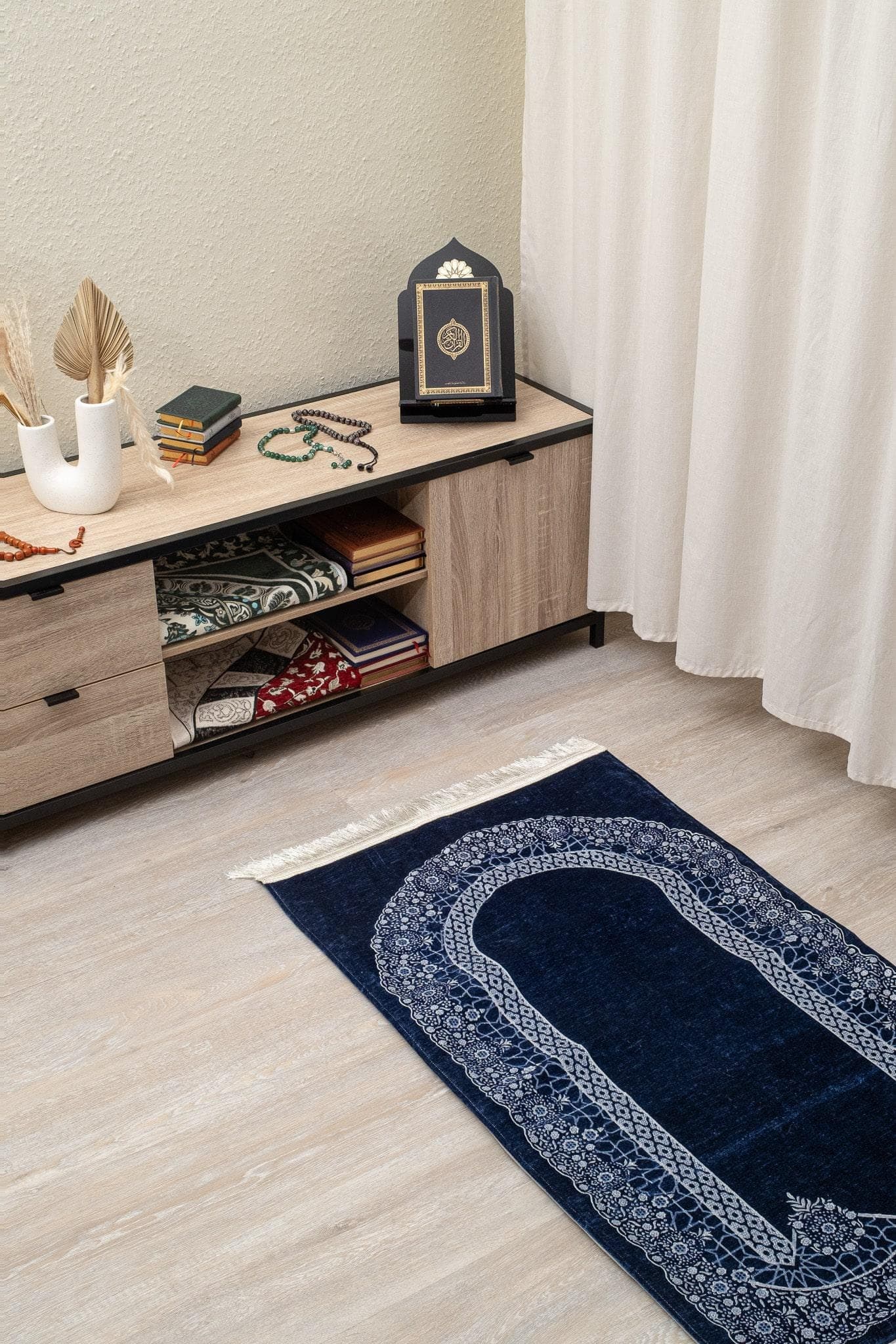 Luxury Prayer Rug Soft – Elegant & Lightly Padded Prayer Mat -Ramadan Gift