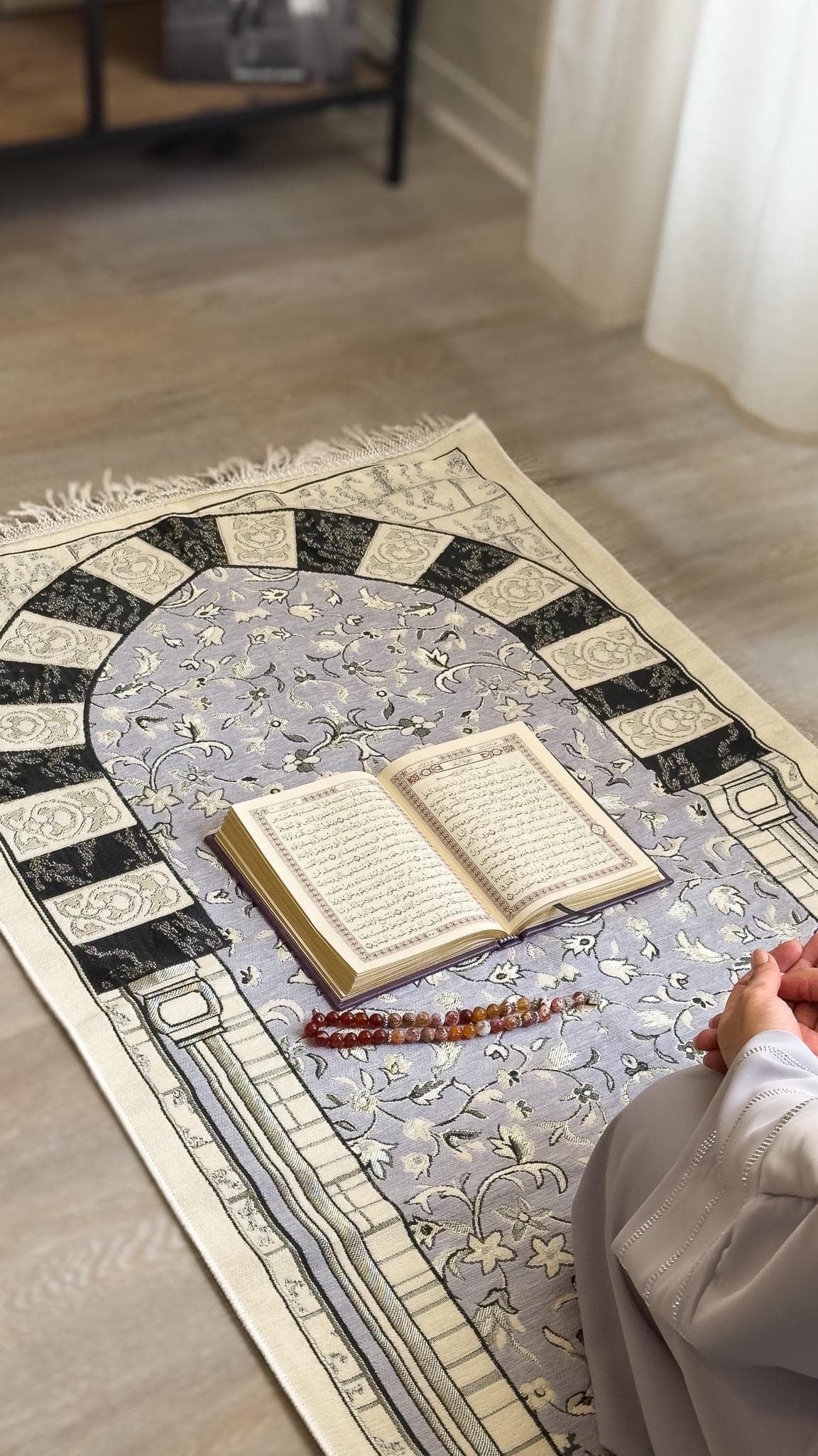 Prayer Rug Rawda - Granada Arch Prayer Mat | Soft, Lightweight Floral Design | Ramadan gift - image 3