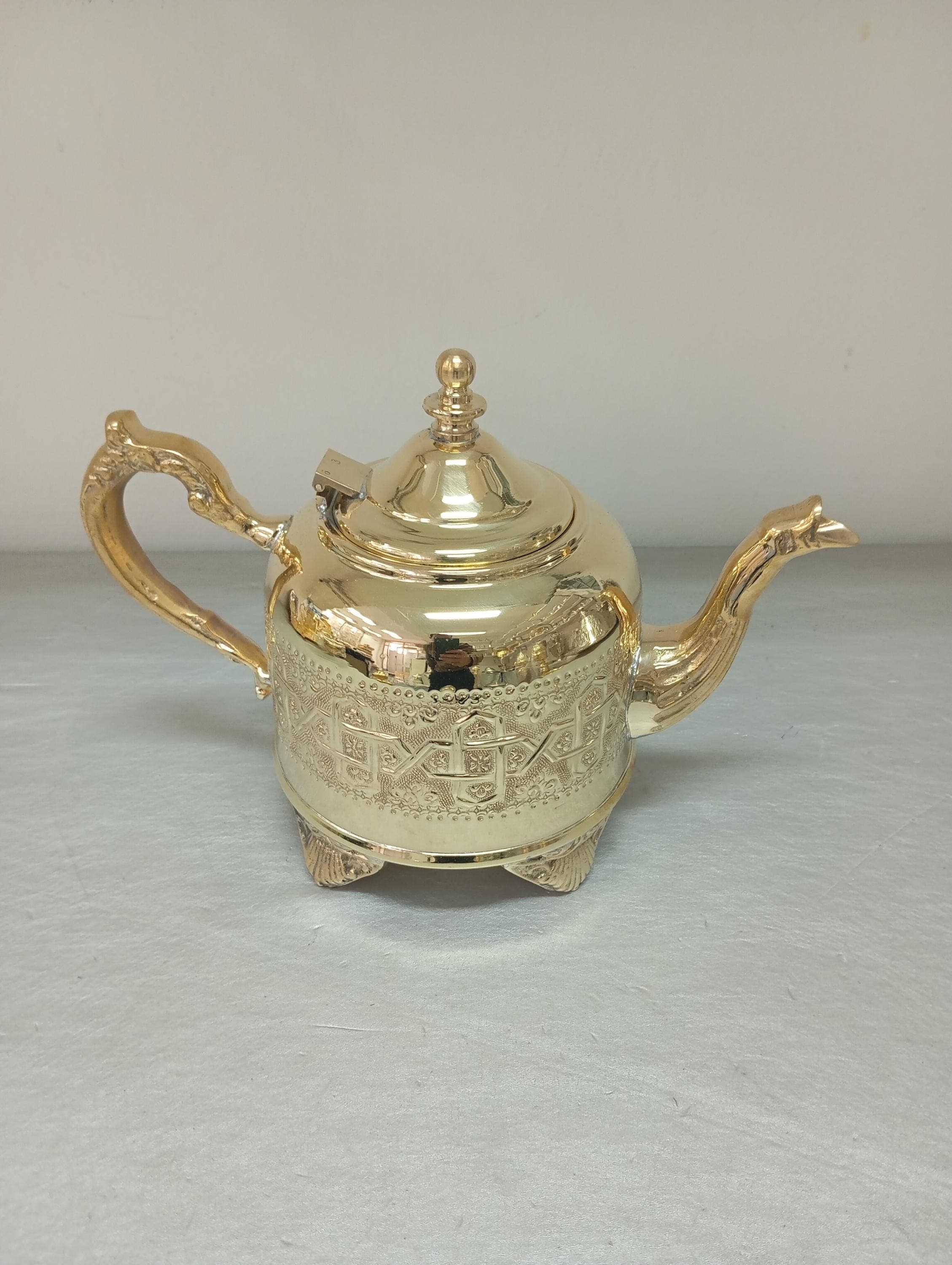 Handcrafted Moroccan Brass Teapot: Gold-Plated Tea Set