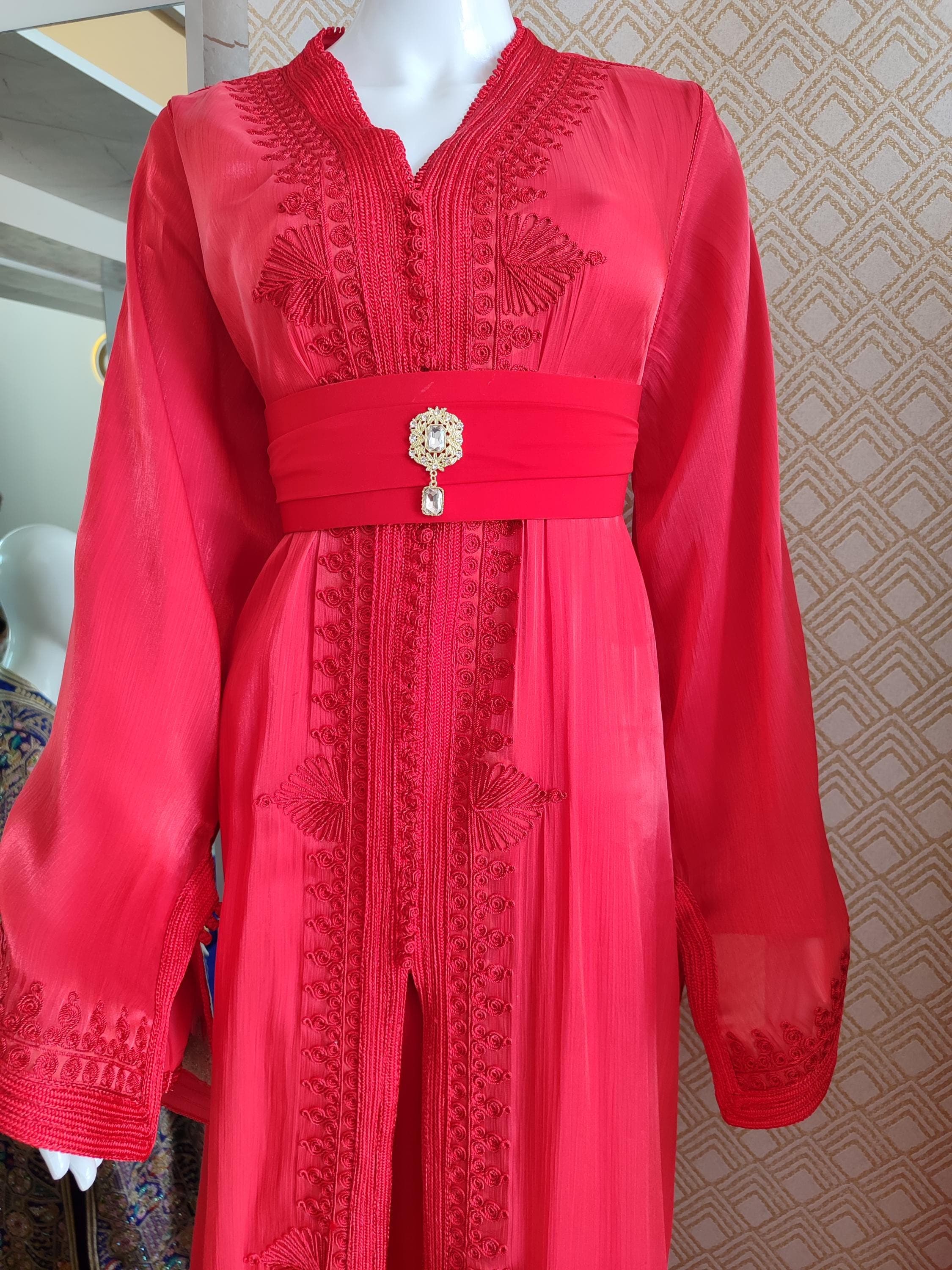Red Moroccan Kaftan Dress: Hand-Embroidered Wedding Thobe