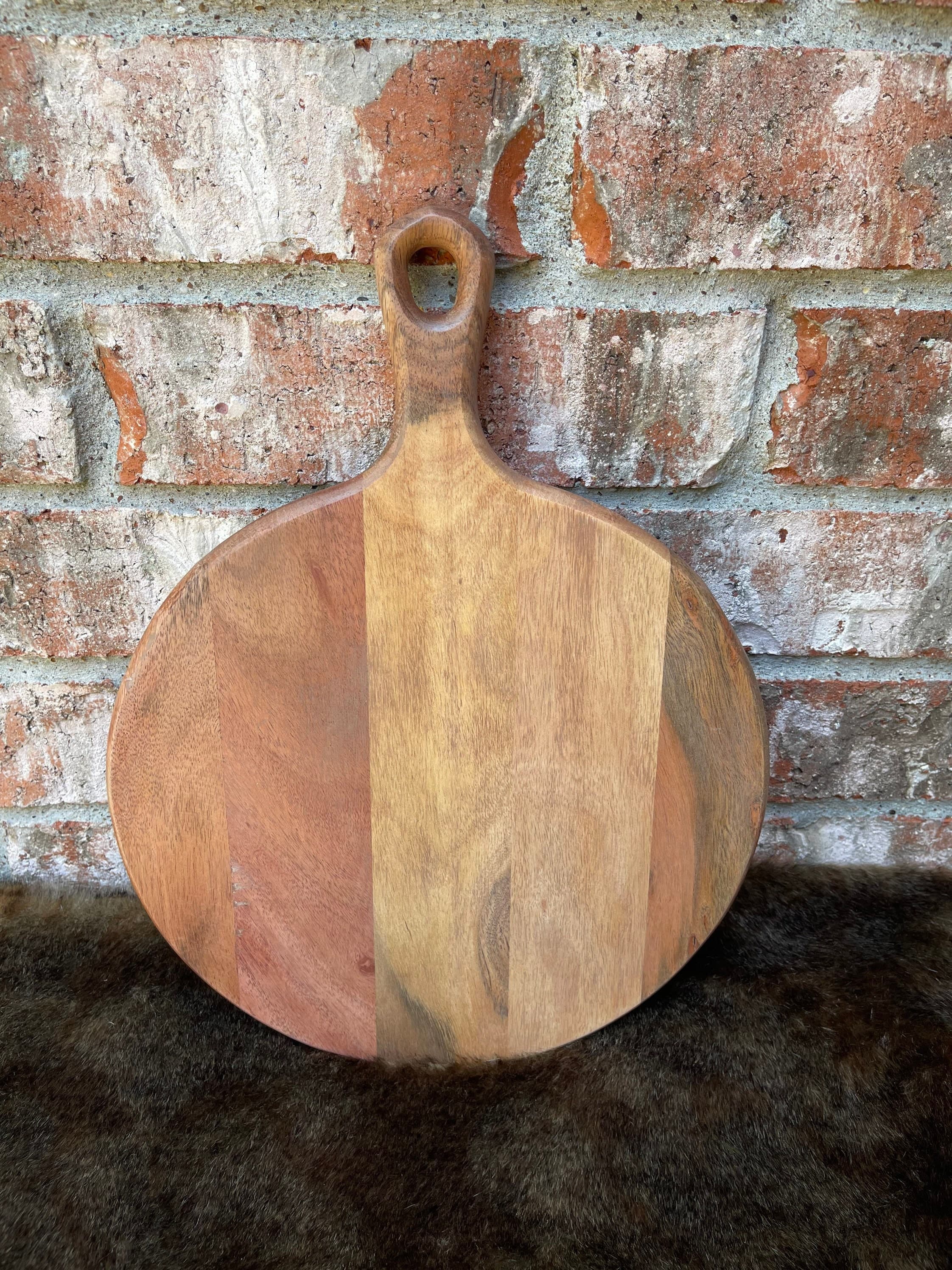 Custom laser engraved round cutting board, Charcuterie board, Bismillah, Ramadan Munarak Gift, Eid Gift - image 4