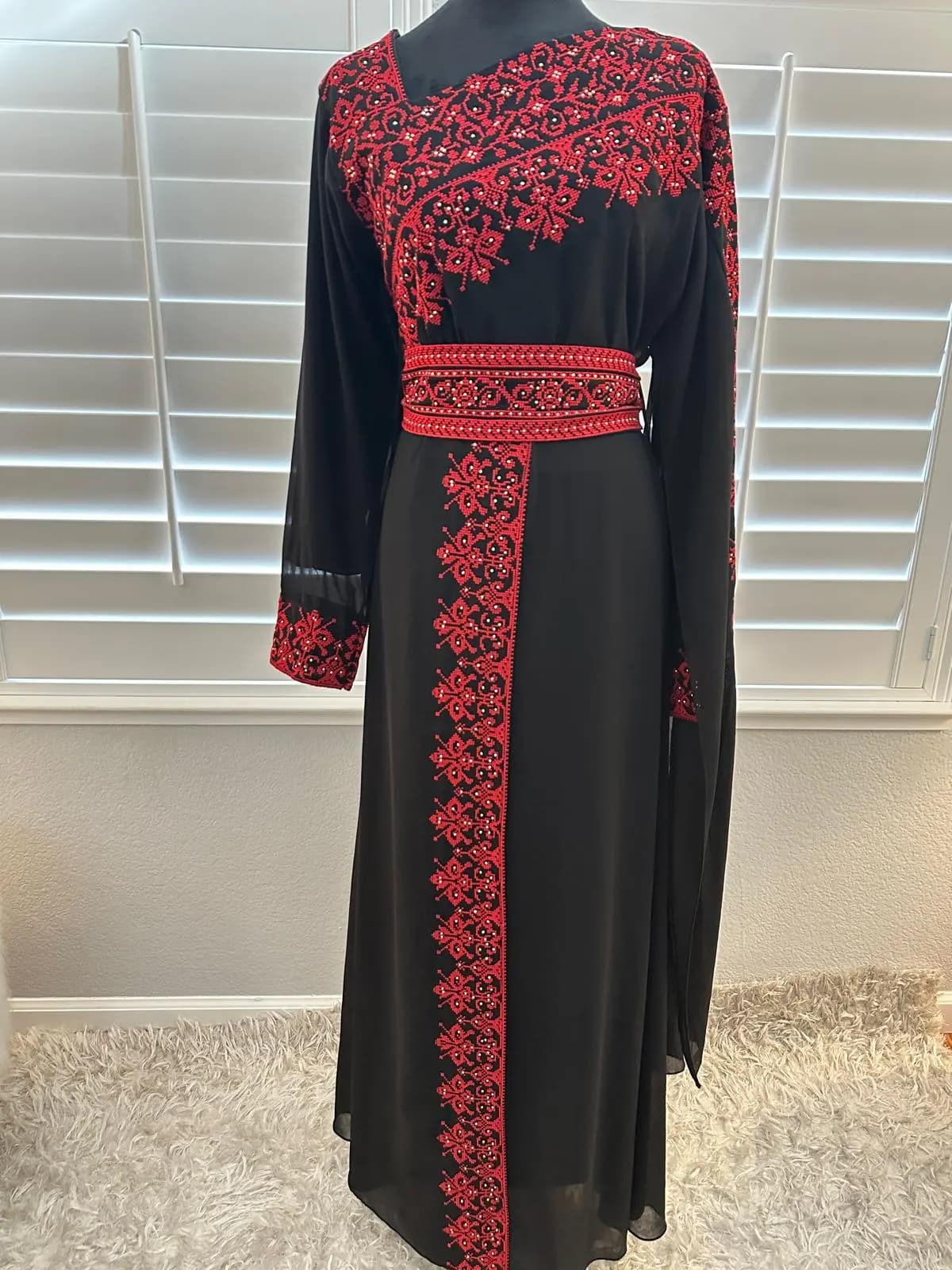 Fetoon Thobe - Embrodiered Women's Dress - Perfect for Eid, Ramadan, Gifts for Her