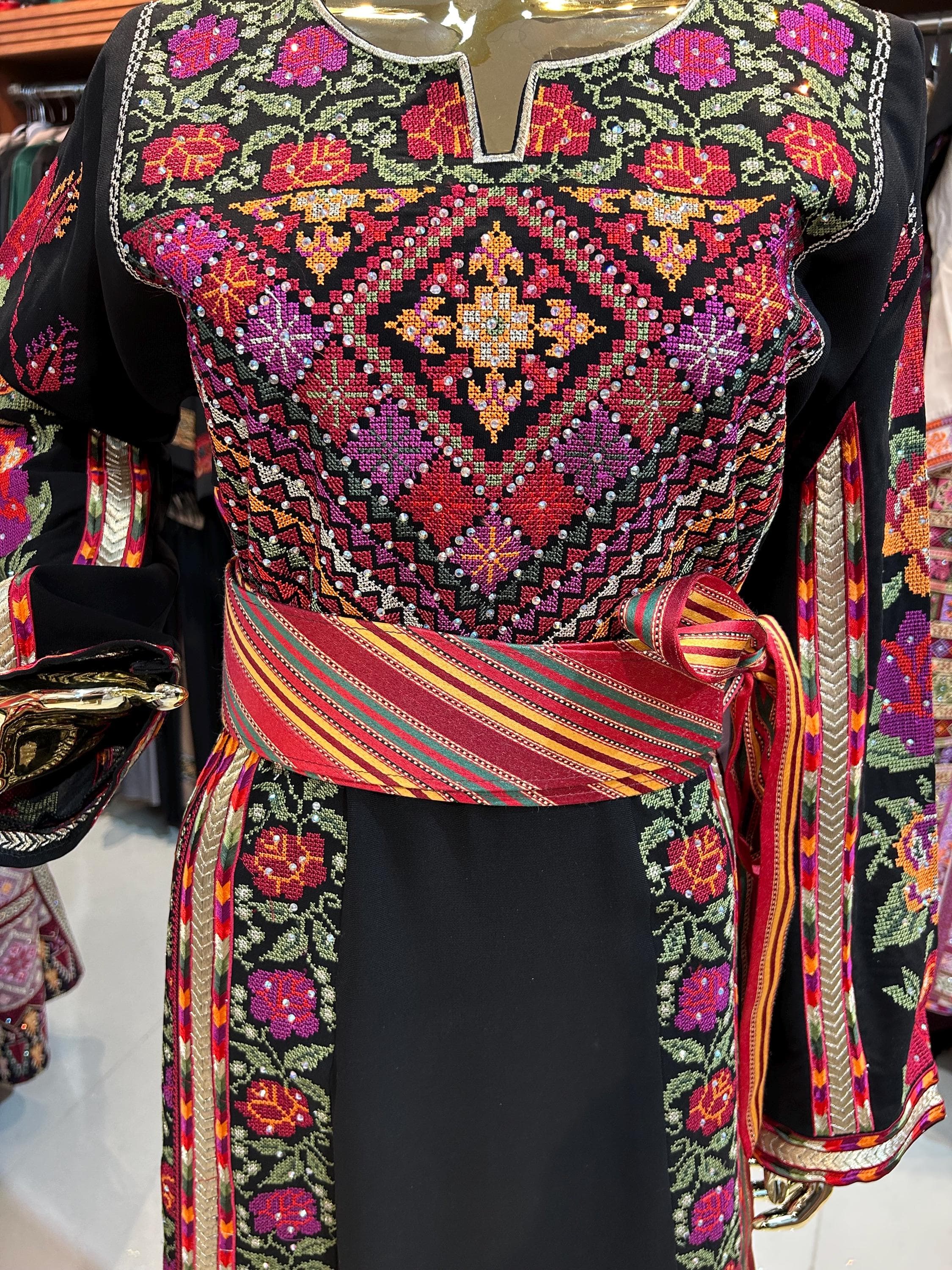 Elegant Black Rose Embroidered Thobe | Traditional Dress - image 4