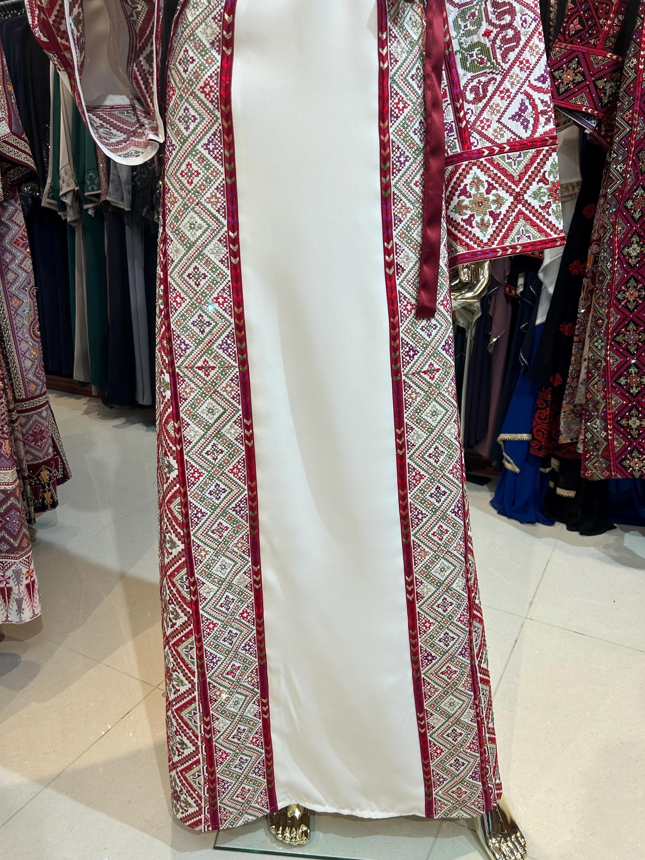 Elegant Red & White Embroidered Thobe - image 4