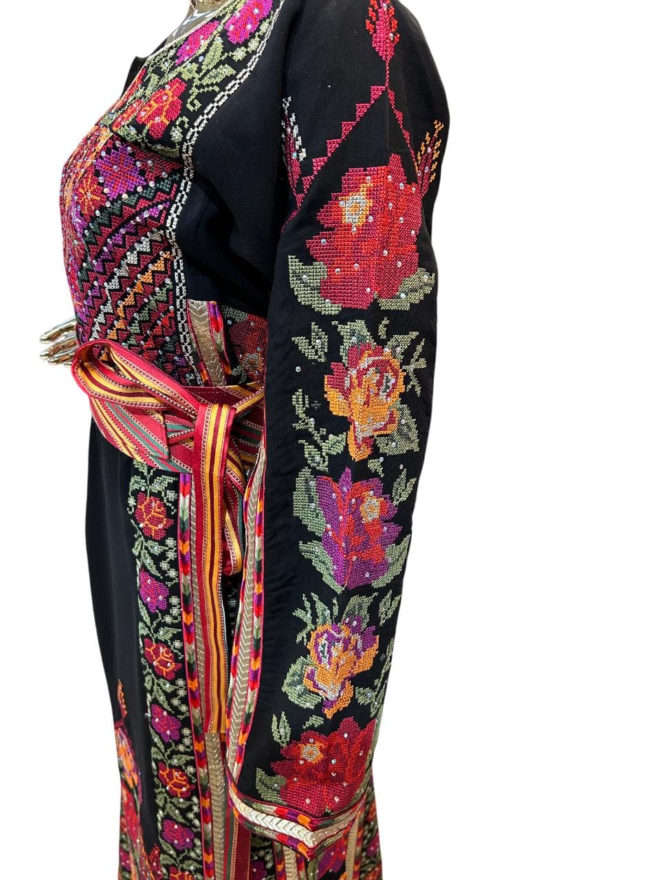 Elegant Black Rose Embroidered Thobe | Traditional Dress - image 5