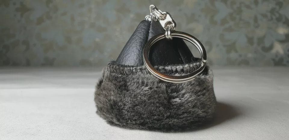 Iyi Kayi Tribe Ertugrul & Usman Hat Key Ring Car Hanger Leather and Fur - image 5